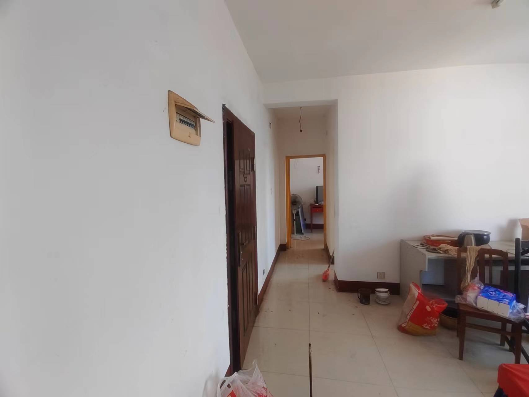 新华书店家属楼 3室2厅1卫 1300.0元/月 新华书店家属楼 3室2厅1卫 1300.0元/月室内图