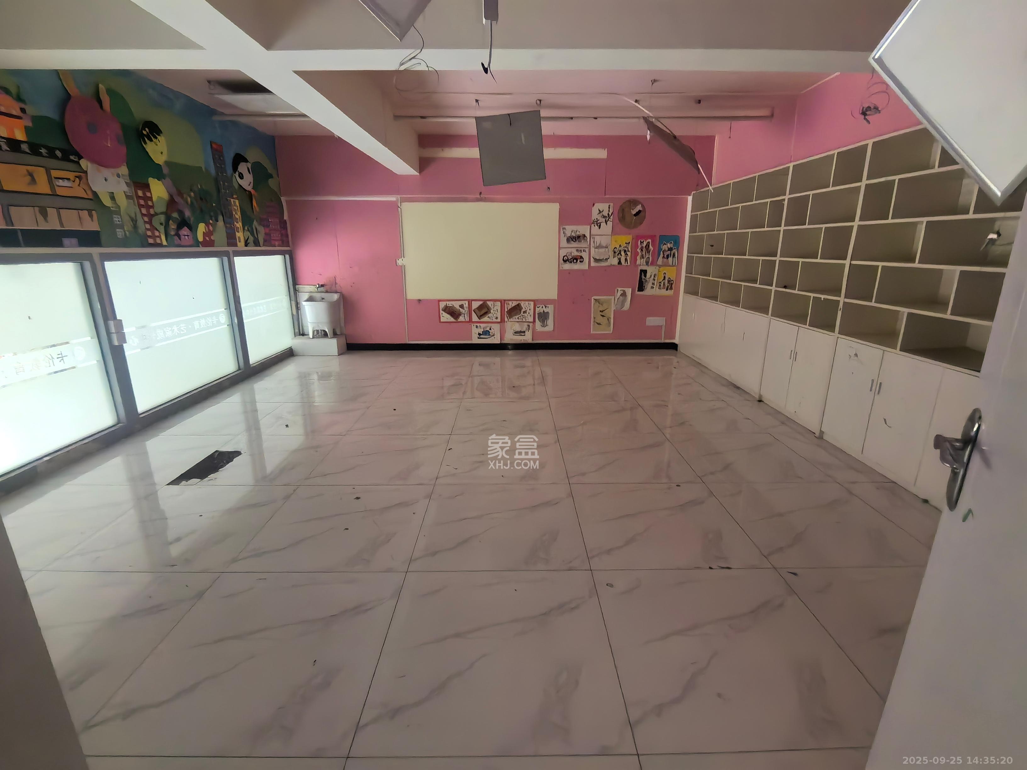 万科金域华府三四期   246.0㎡      10000.0元/月室内图