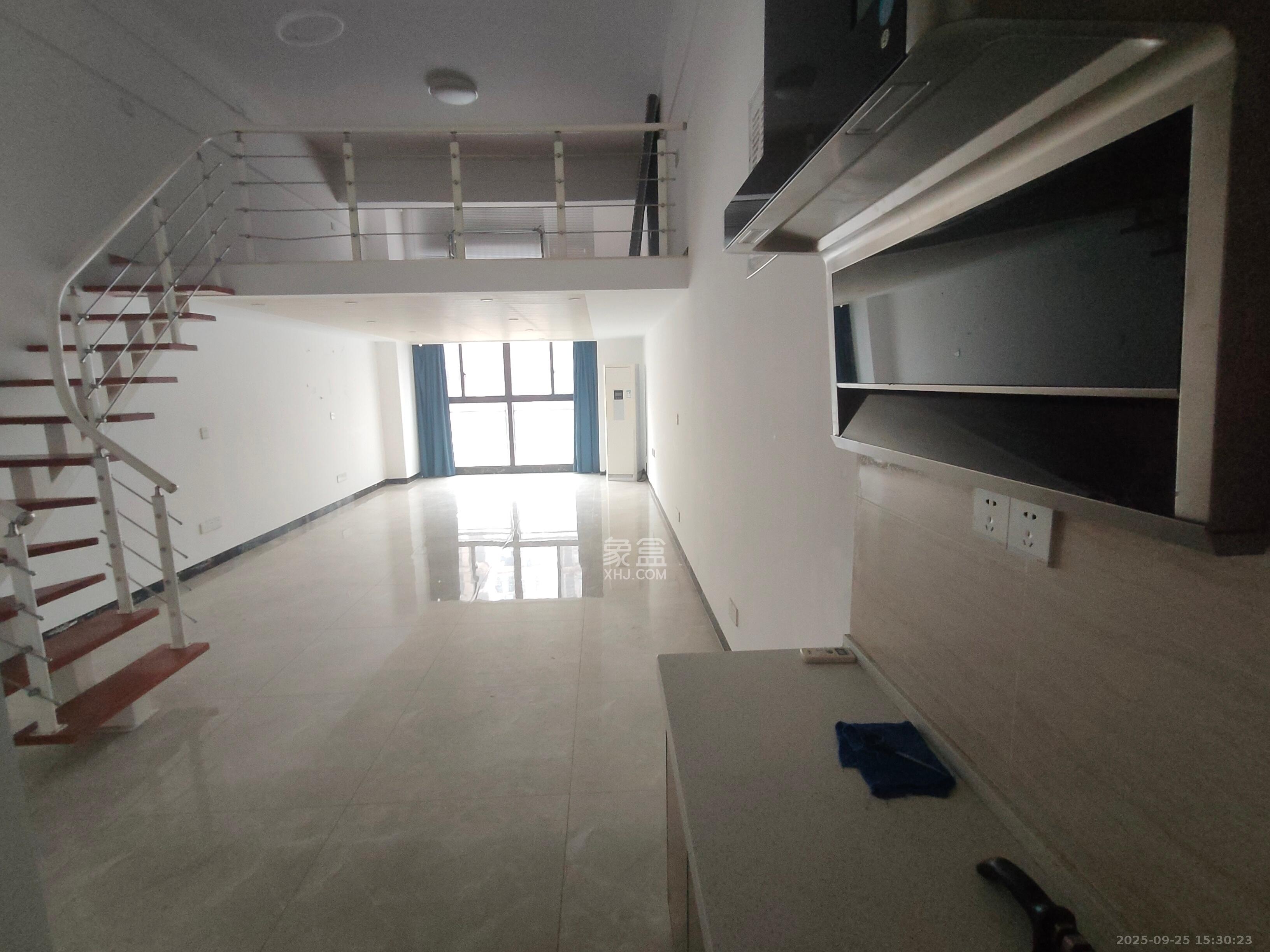 金科时代中心 1室1厅1卫 1300.0元/月 金科时代中心 1室1厅1卫 1300.0元/月室内图