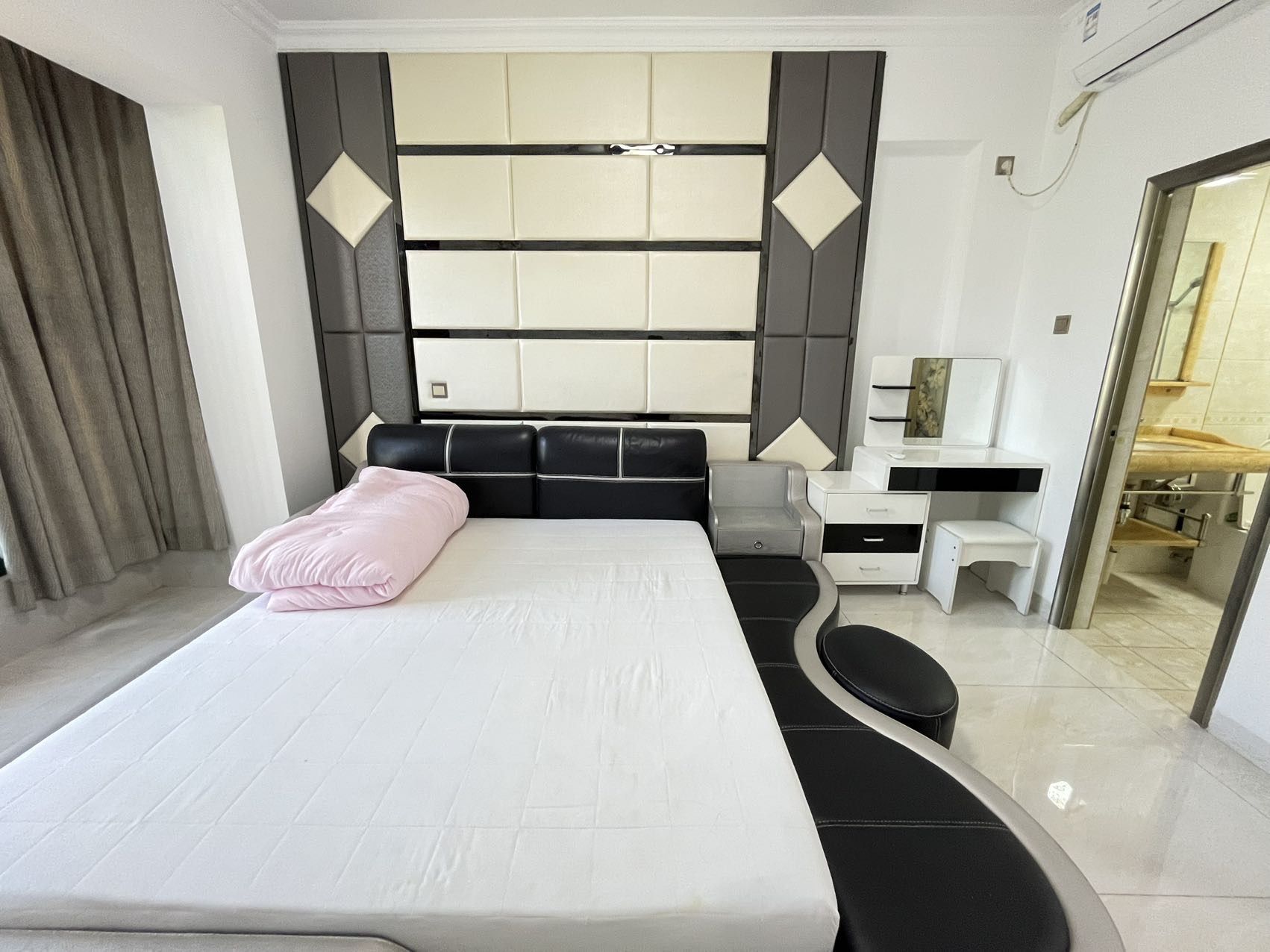 锦江丽都 3室2厅2卫 3500.0元/月 锦江丽都 3室2厅2卫 3500.0元/月室内图