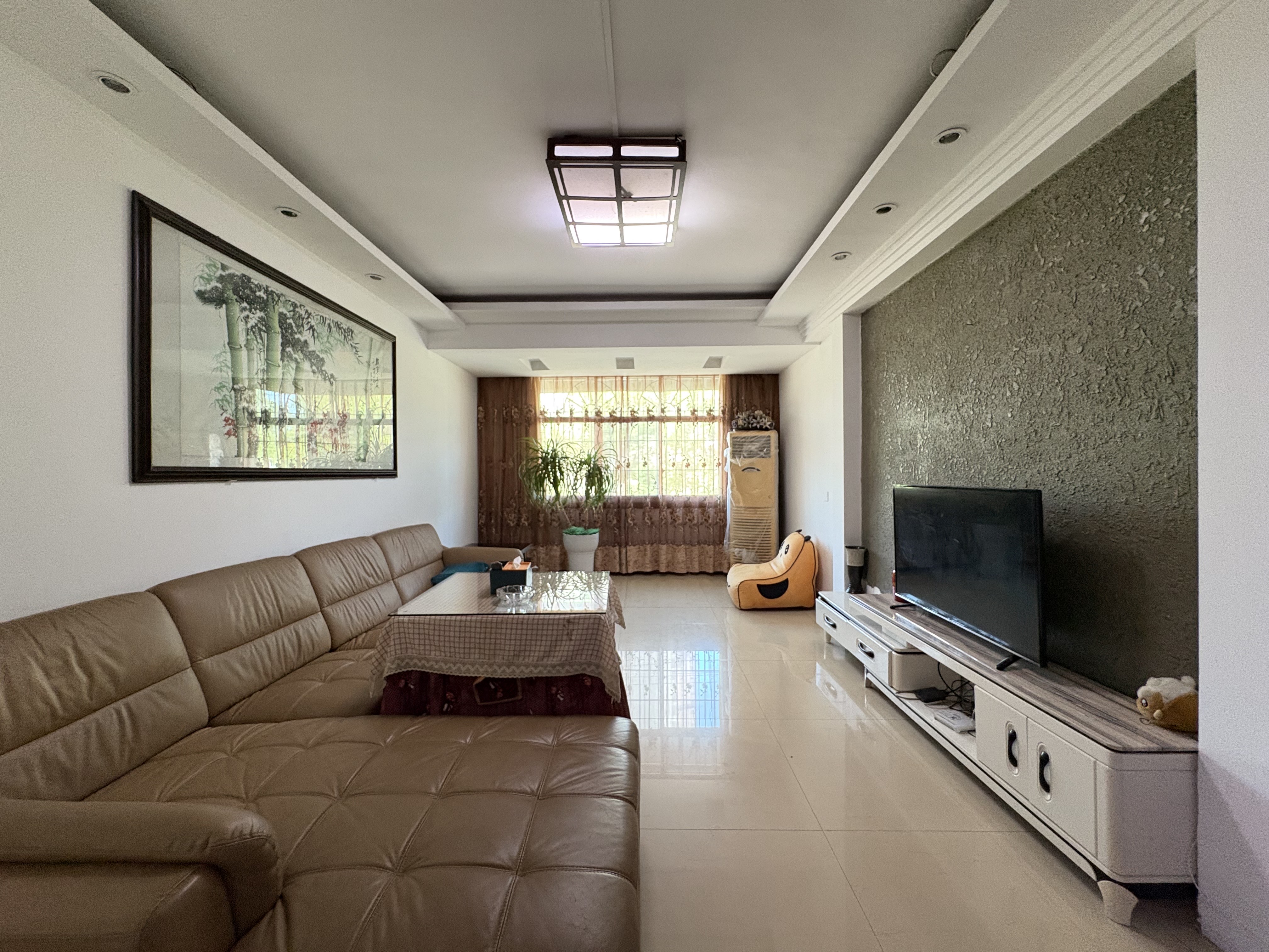 娄星区散盘 3室2厅2卫 48.8万 娄星区散盘 3室2厅2卫 48.8万客厅