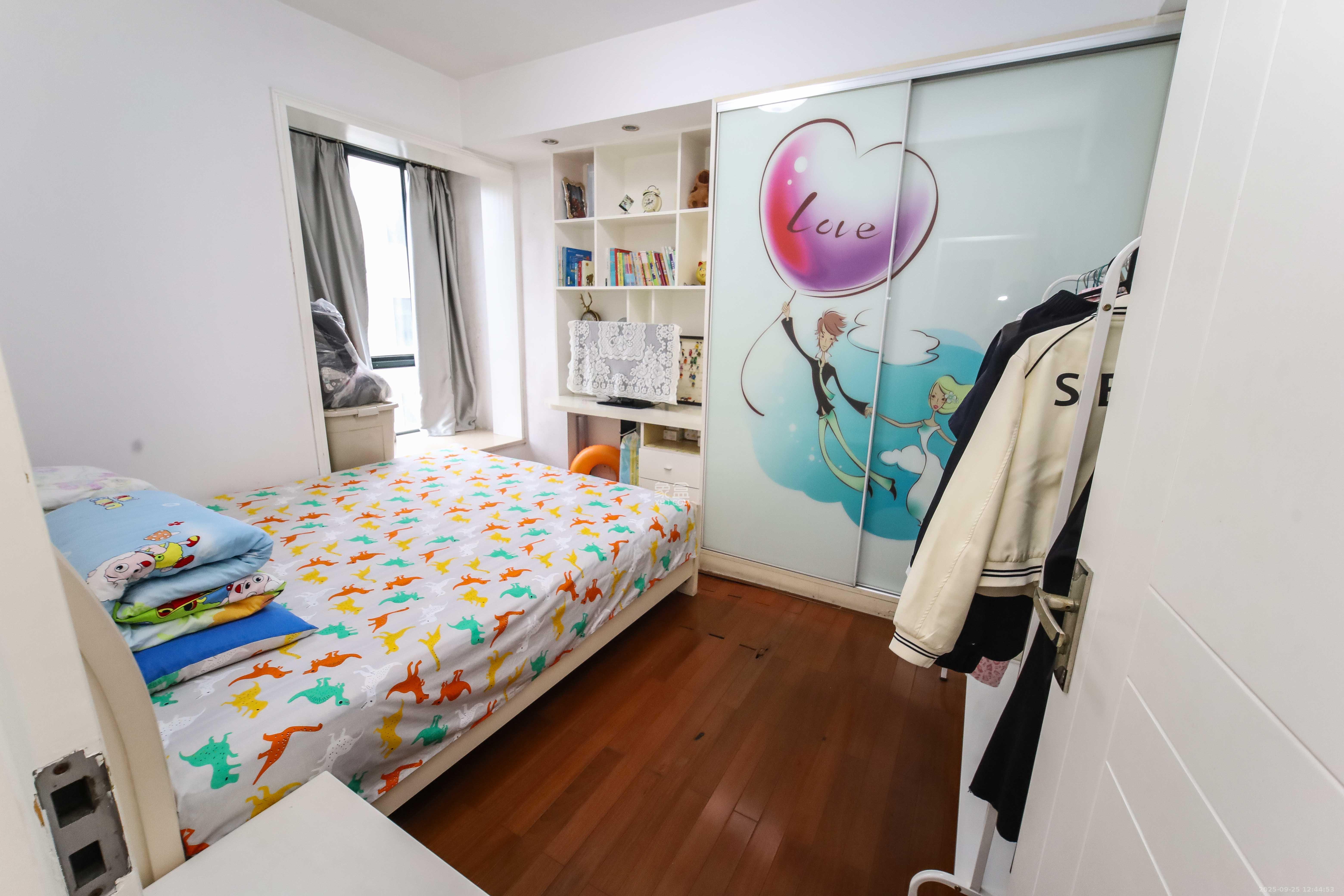 浏阳河畔家园 2室2厅2卫 75.0万 浏阳河畔家园 2室2厅2卫 75.0万卧室