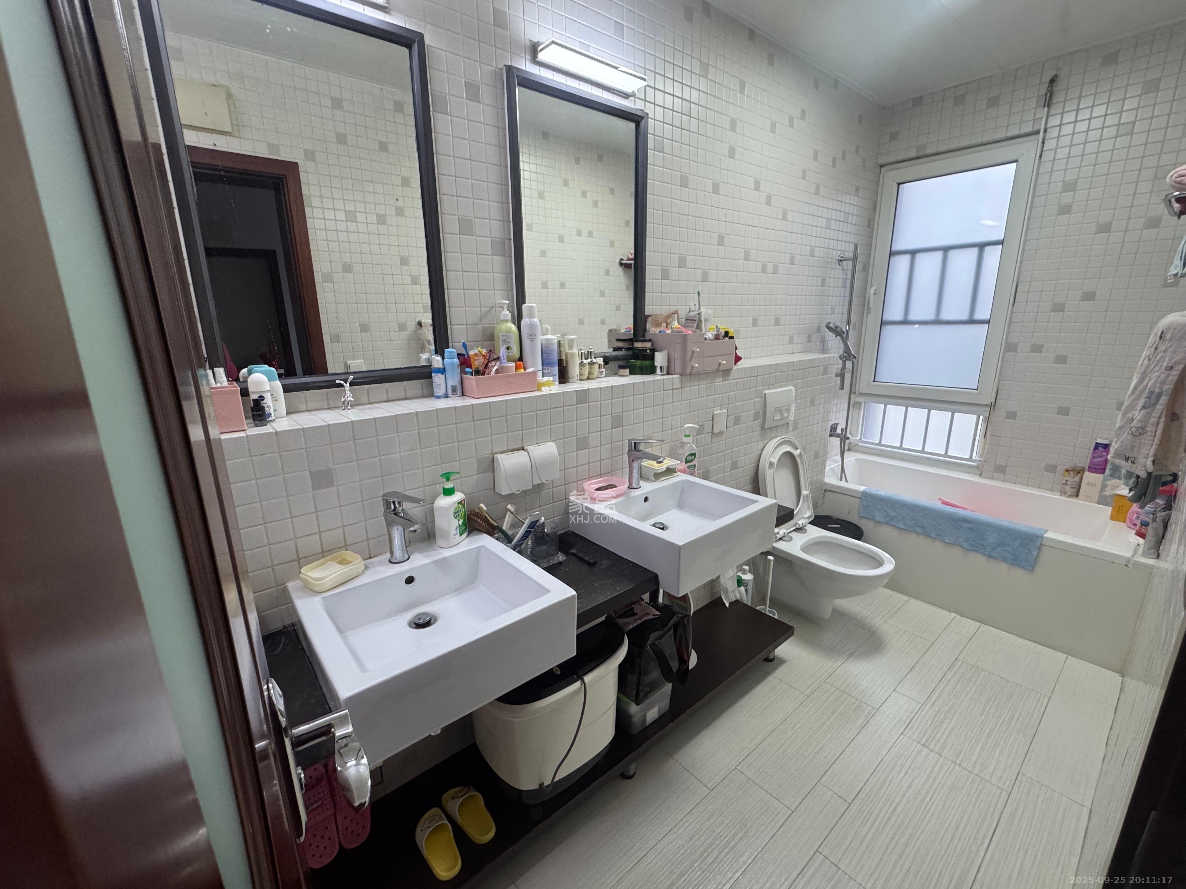 万国城(当代满庭春MOMA)一期 3室2厅2卫 3800.0元/月 万国城(当代满庭春MOMA)一期 3室2厅2卫 3800.0元/月室内图