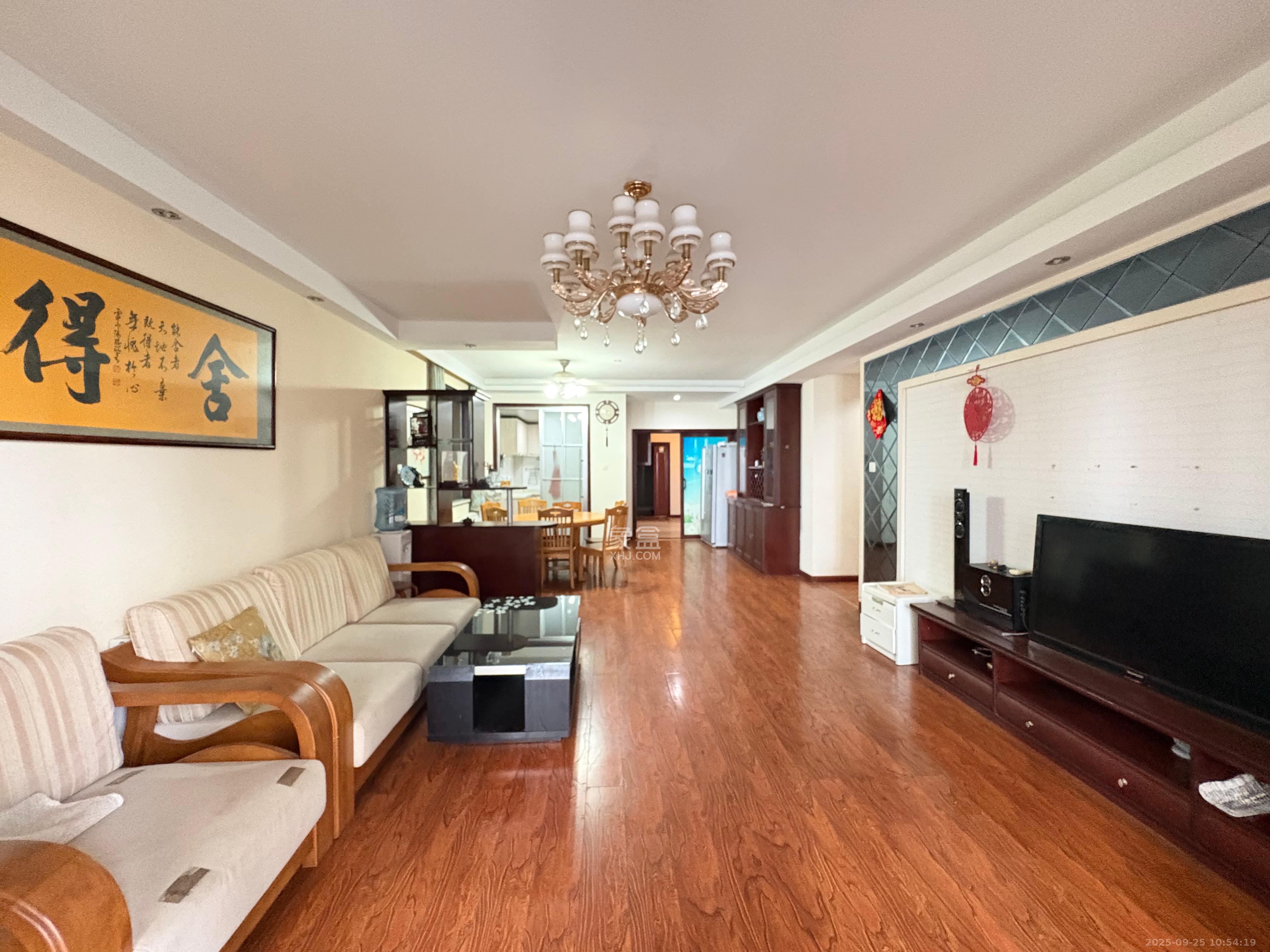 湘江世纪城湘江豪庭  4室2厅2卫    5300.0元/月 湘江世纪城湘江豪庭  4室2厅2卫    5300.0元/月