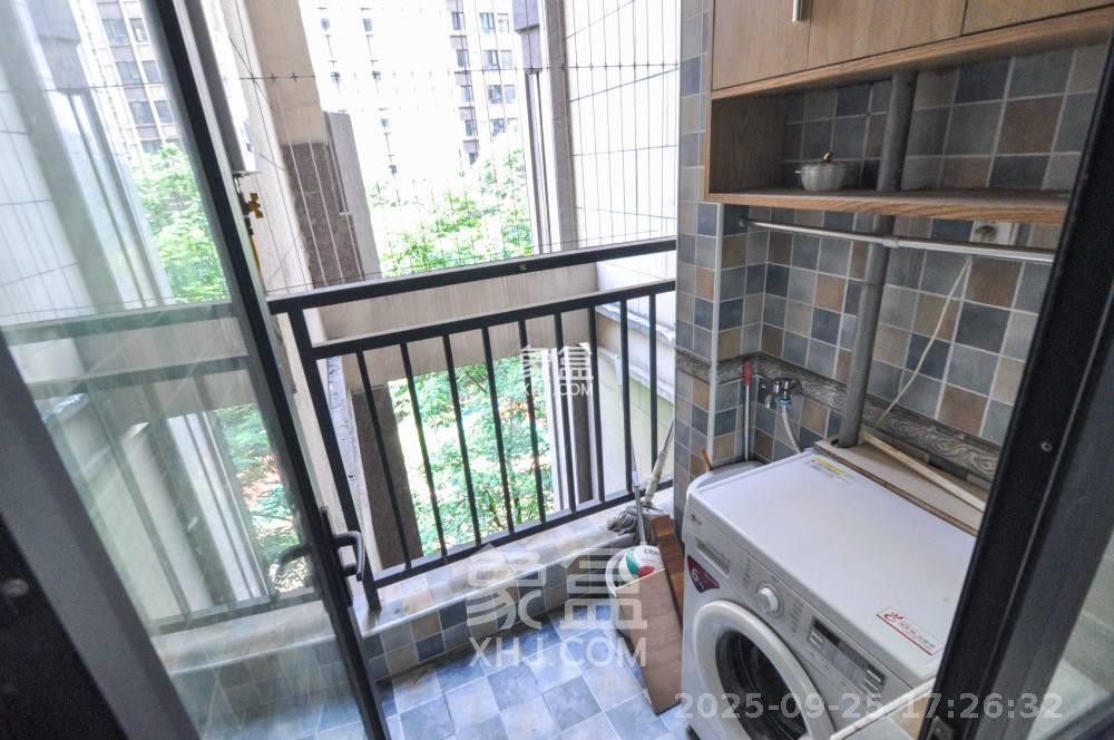 中海梅溪湖壹号  3室1厅1卫   2500.00元/月室内图