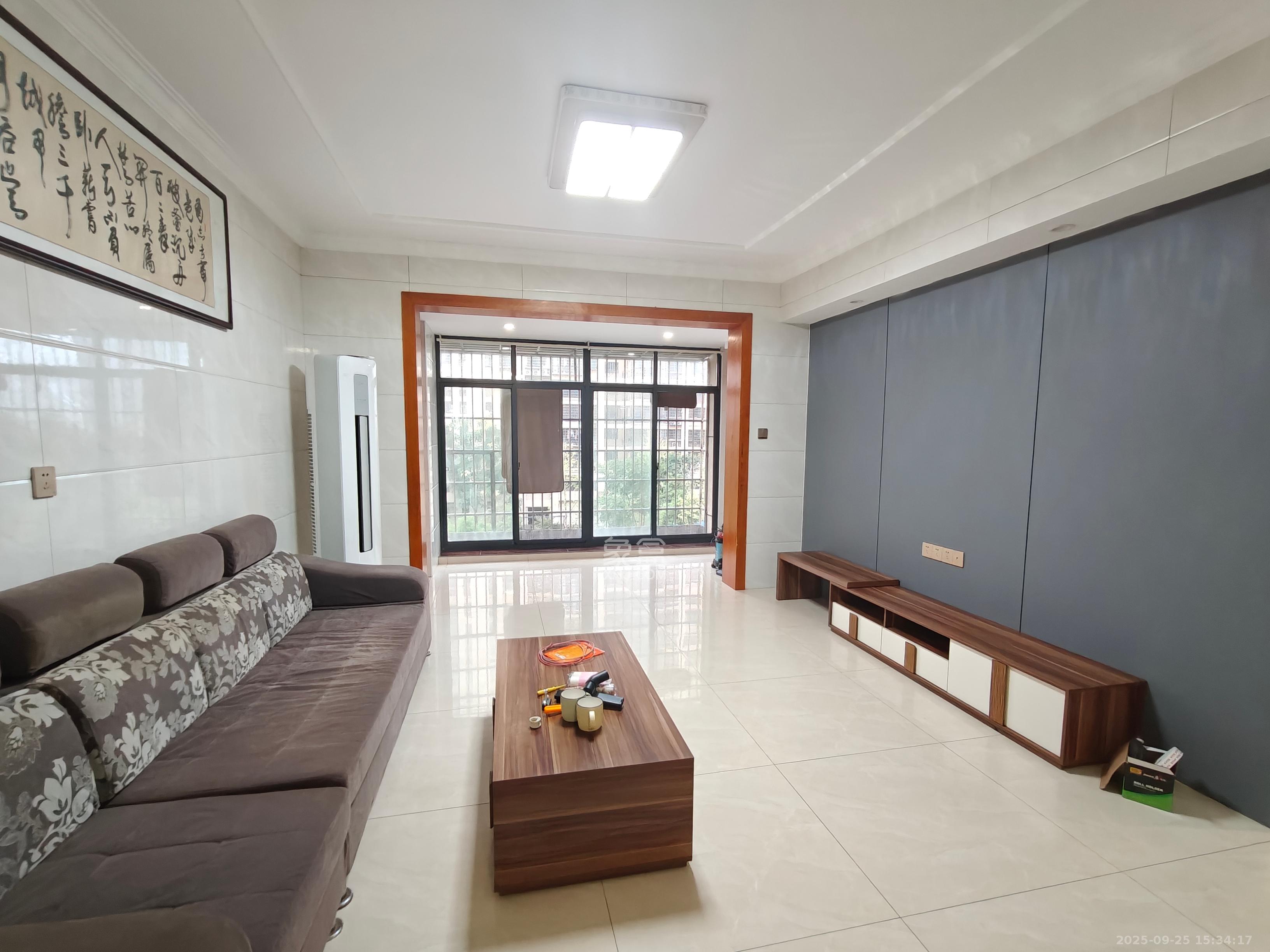 和康园小区 3室2厅1卫 2300.0元/月 和康园小区 3室2厅1卫 2300.0元/月室内图