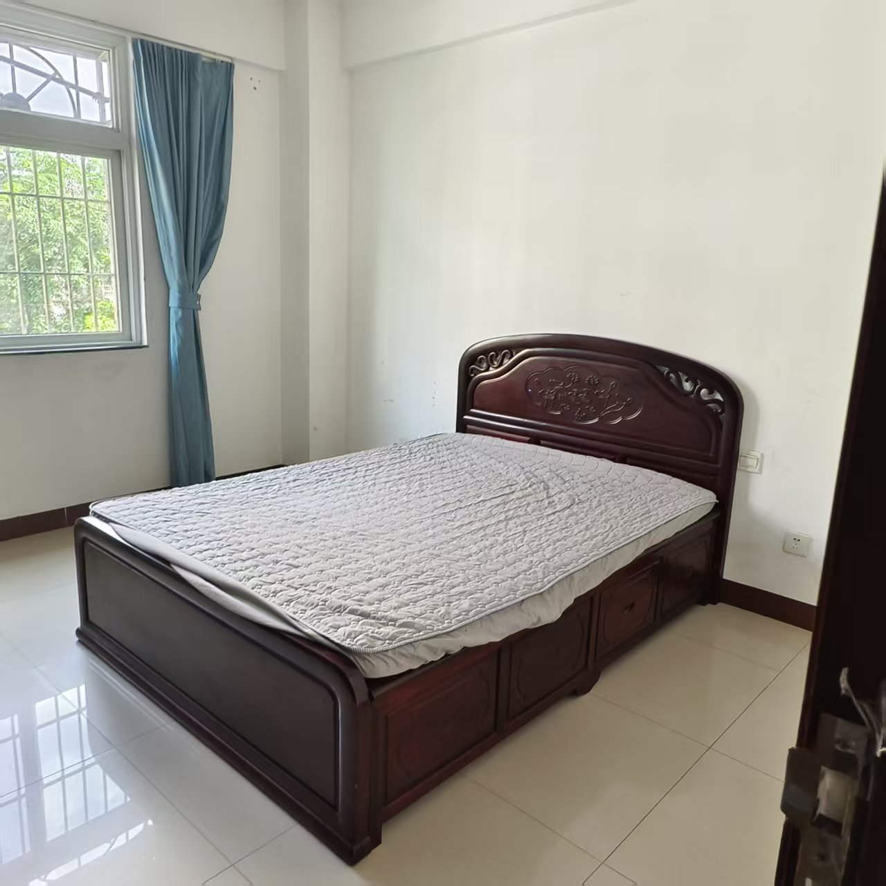 南航部队宿舍（南航小区）  3室2厅1卫    2400.0元/月室内图