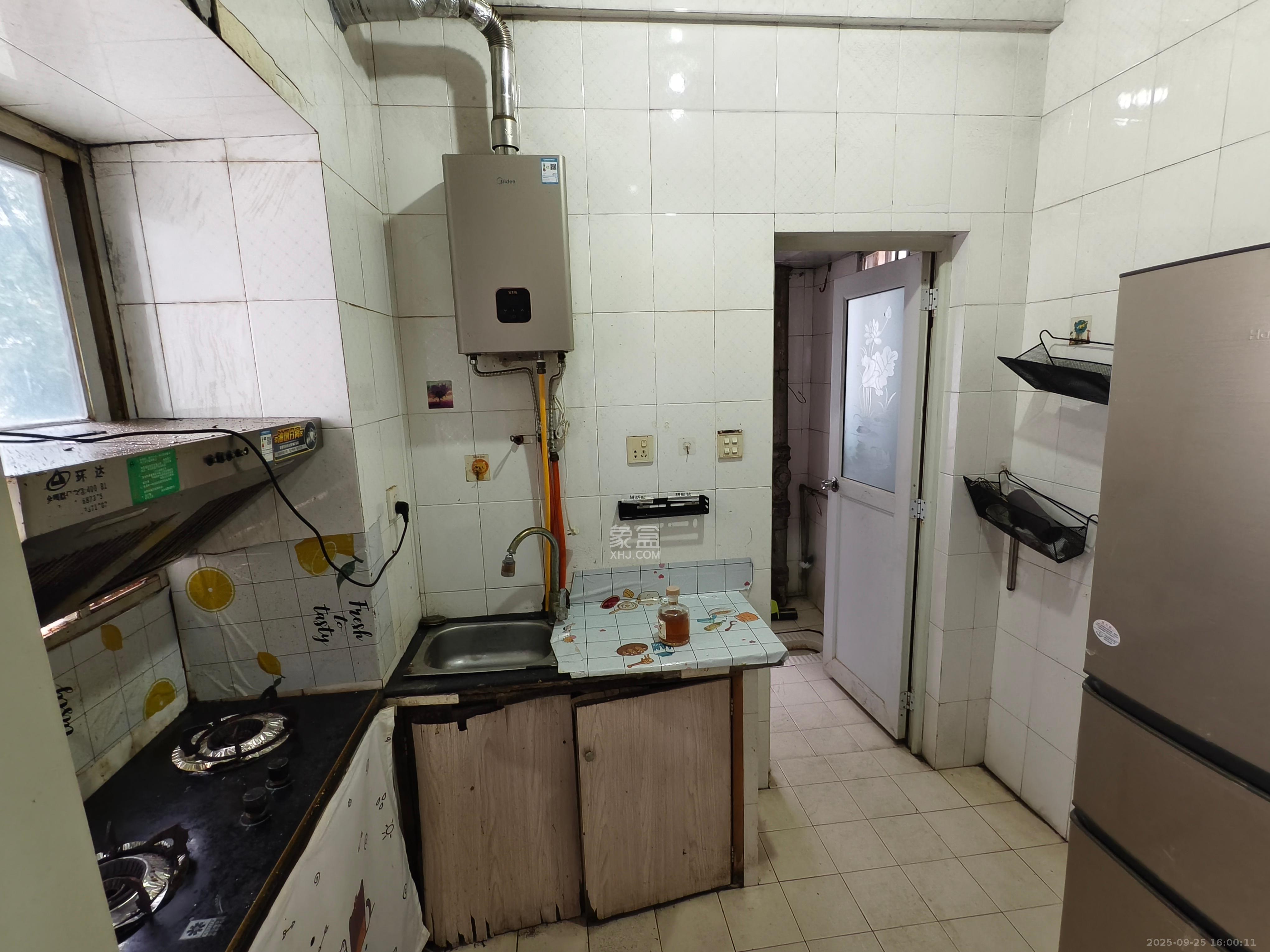 广电南院宿舍 3室2厅1卫 1500.0元/月 广电南院宿舍 3室2厅1卫 1500.0元/月室内图