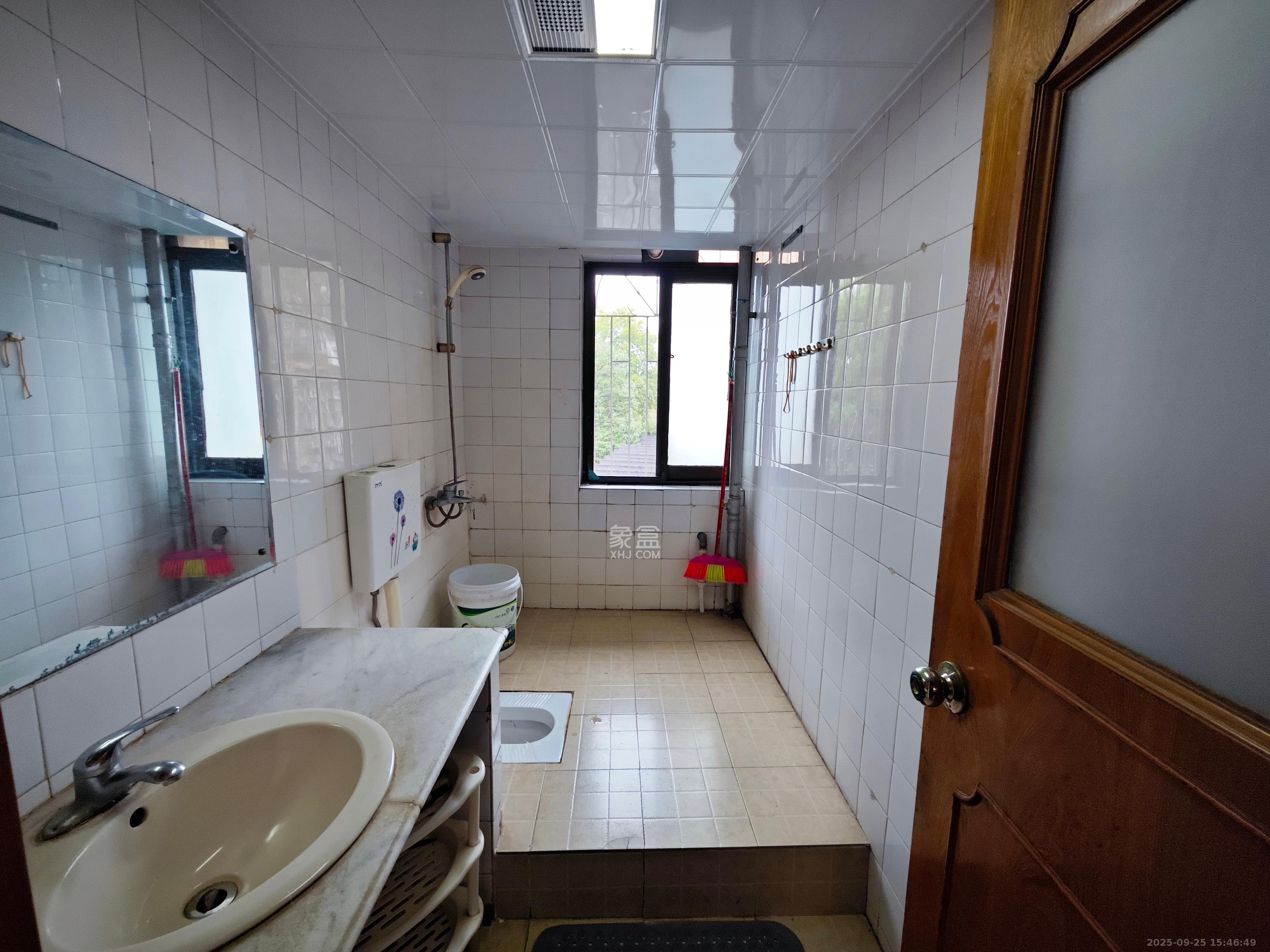 便河边社区 2室2厅1卫 2000.0元/月 便河边社区 2室2厅1卫 2000.0元/月室内图