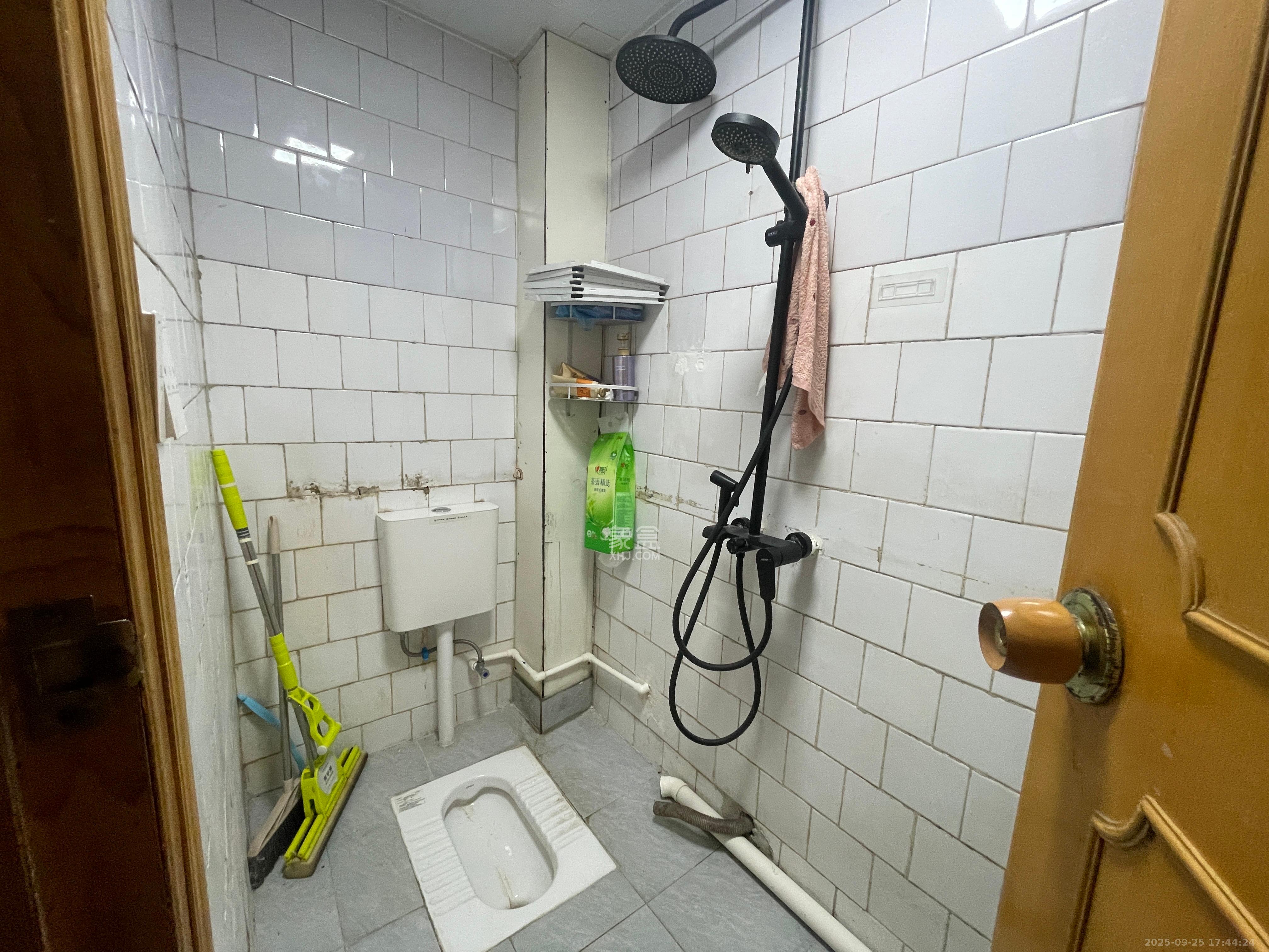 林业厅宿舍 2室2厅1卫 1900.0元/月 林业厅宿舍 2室2厅1卫 1900.0元/月室内图