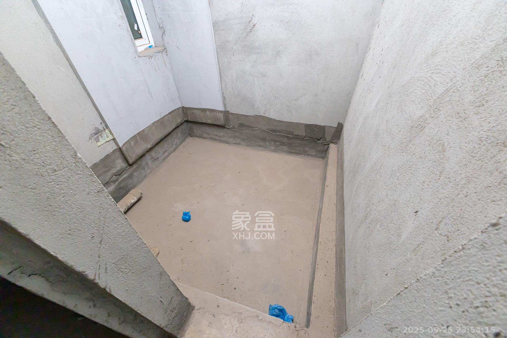 嘉宇银杉(嘉宇西苑) 3室2厅2卫 75.0万 嘉宇银杉(嘉宇西苑) 3室2厅2卫 75.0万卫生间