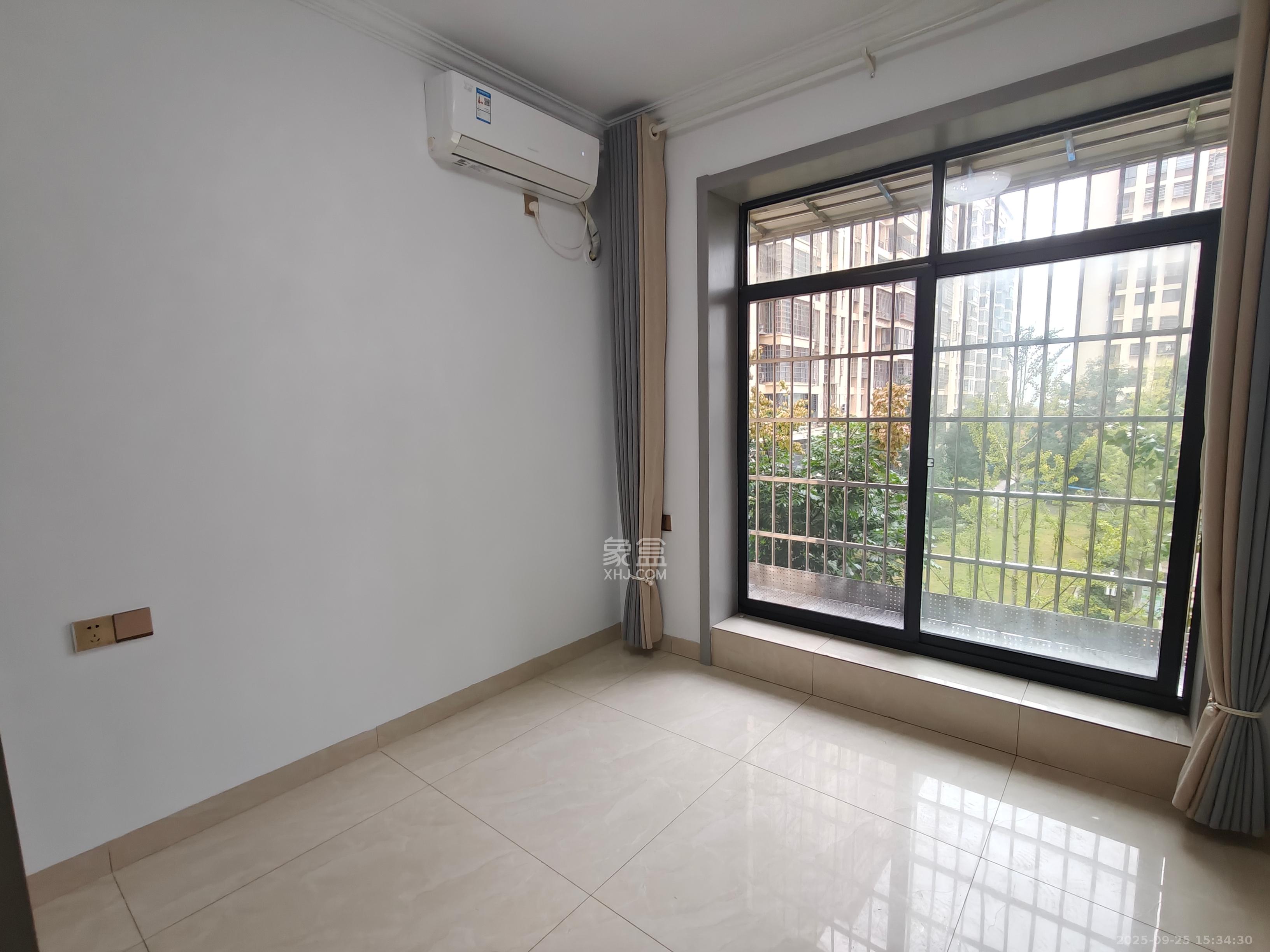 和康园小区  3室2厅1卫    2300.0元/月室内图