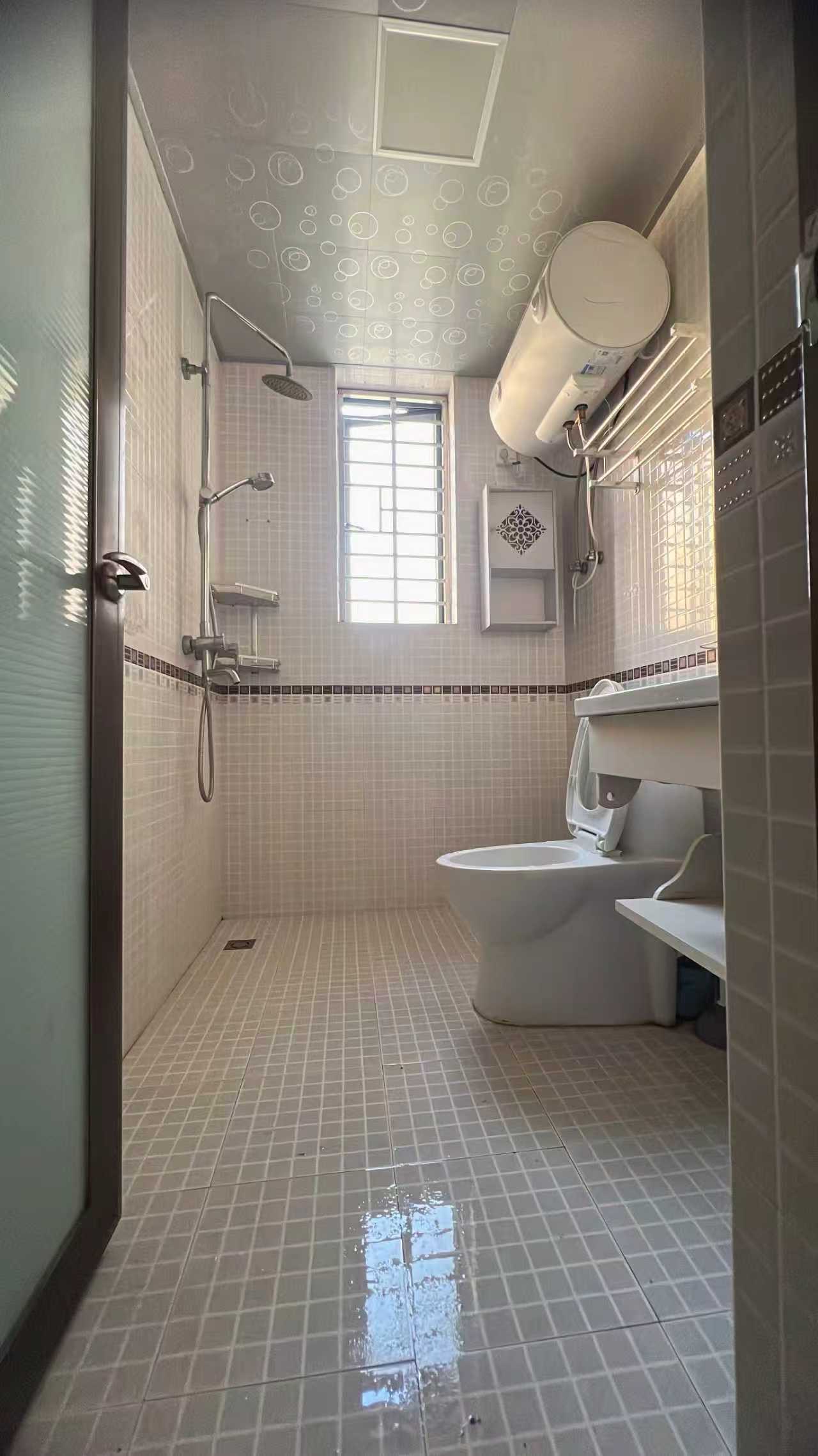 玉龙湾 2室1厅1卫 2200.0元/月 玉龙湾 2室1厅1卫 2200.0元/月室内图