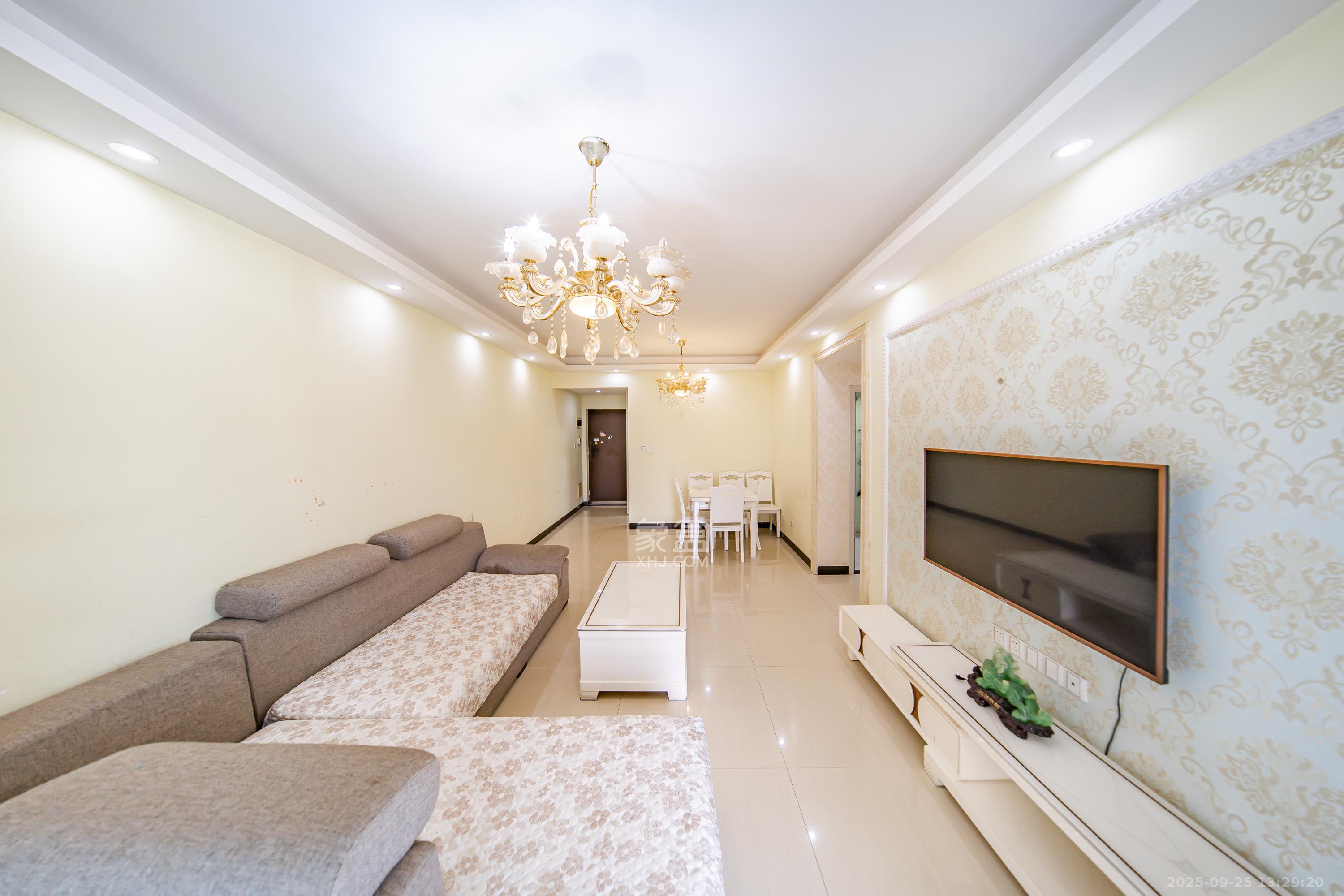 兰亭湾畔 3室2厅1卫 89.8万 兰亭湾畔 3室2厅1卫 89.8万客厅