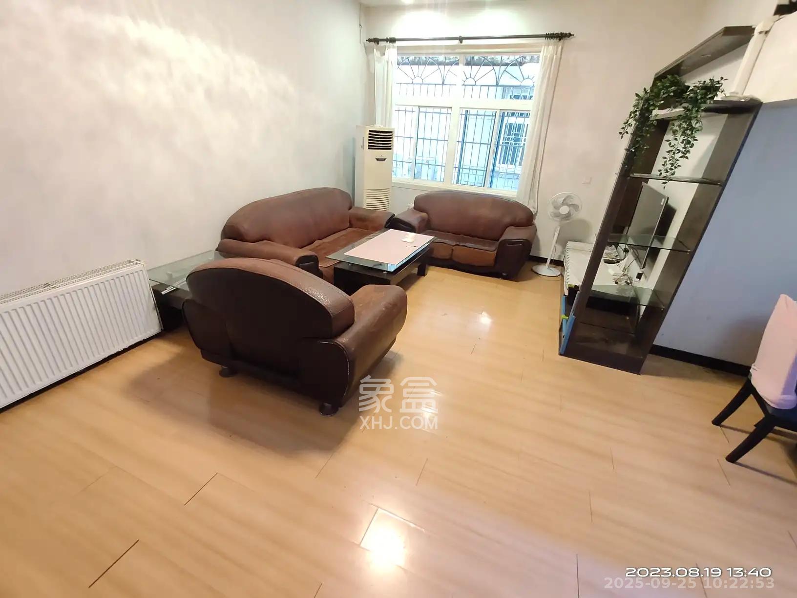 航空母舰  4室2厅2卫    3100.0元/月 航空母舰  4室2厅2卫    3100.0元/月室内图