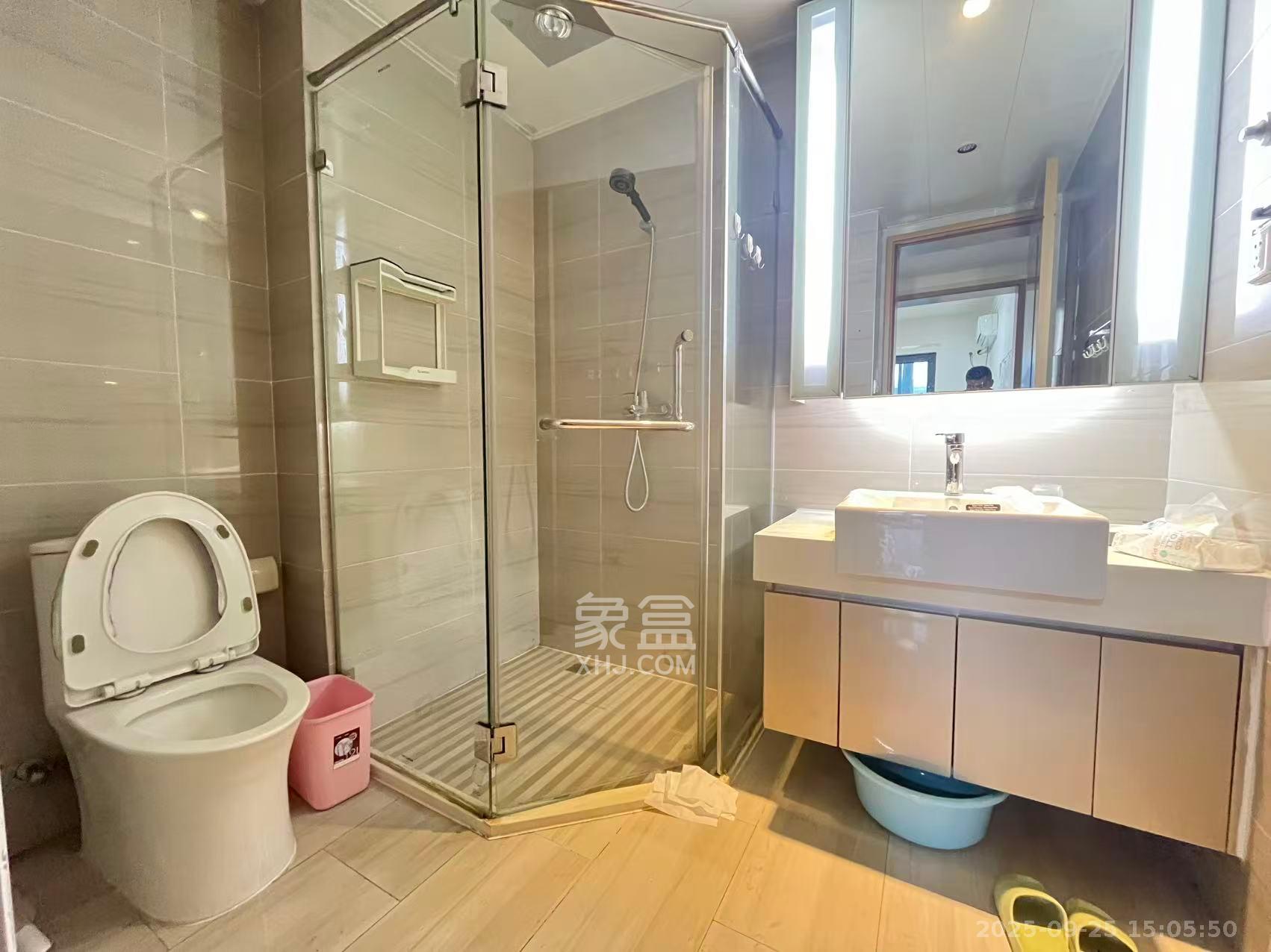 阳光100一期、四五期 3室2厅1卫 2550.0元/月 阳光100一期、四五期 3室2厅1卫 2550.0元/月室内图