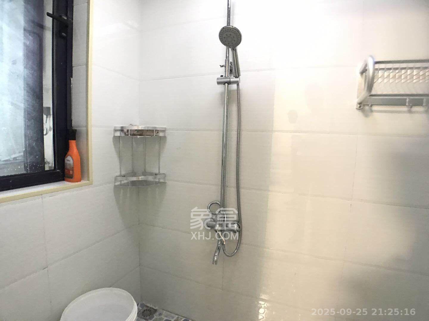 荣悦台 1室1厅1卫 2000.0元/月 荣悦台 1室1厅1卫 2000.0元/月室内图