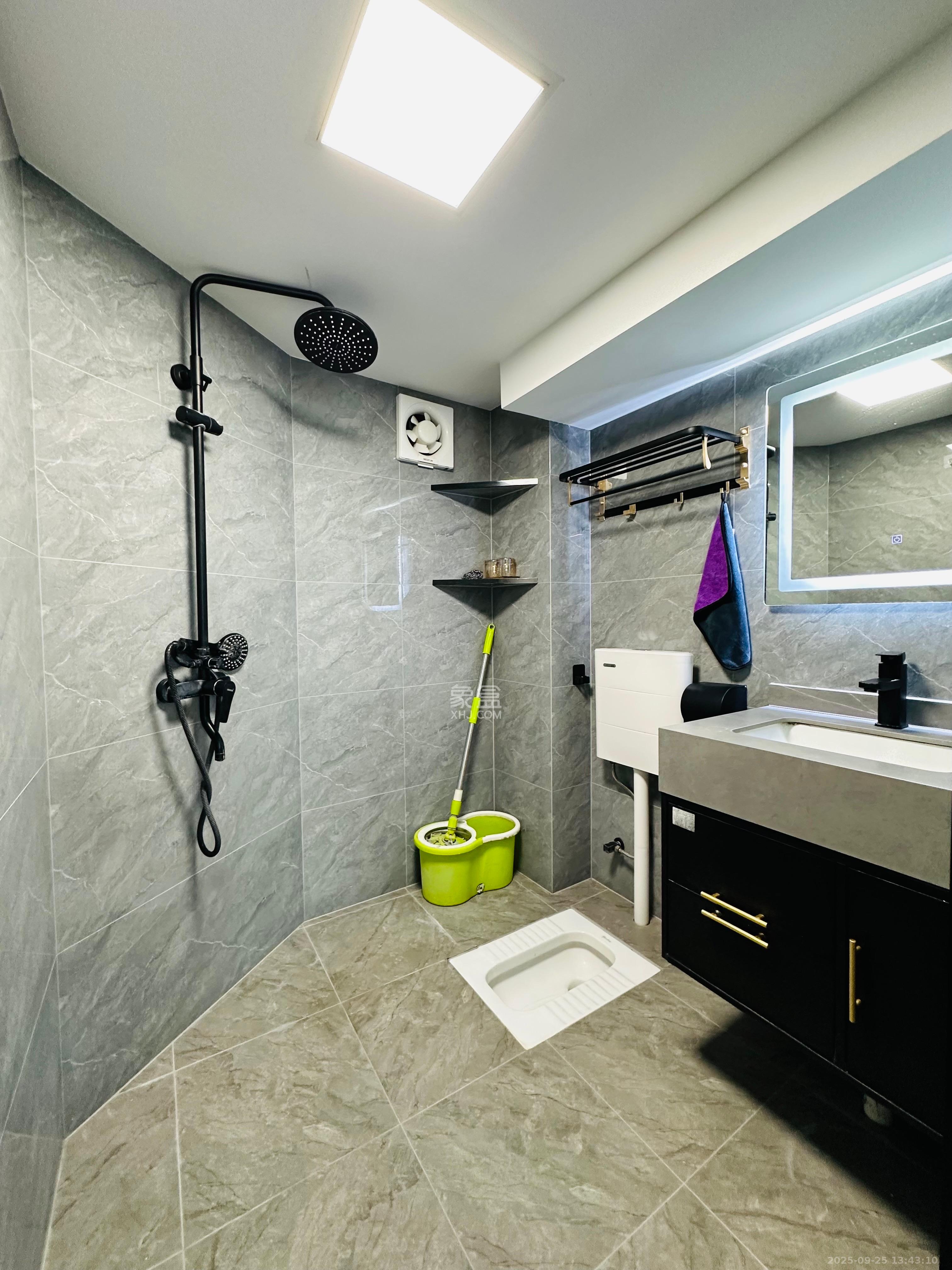 梅溪半岛  1室1厅2卫    3500.0元/月室内图