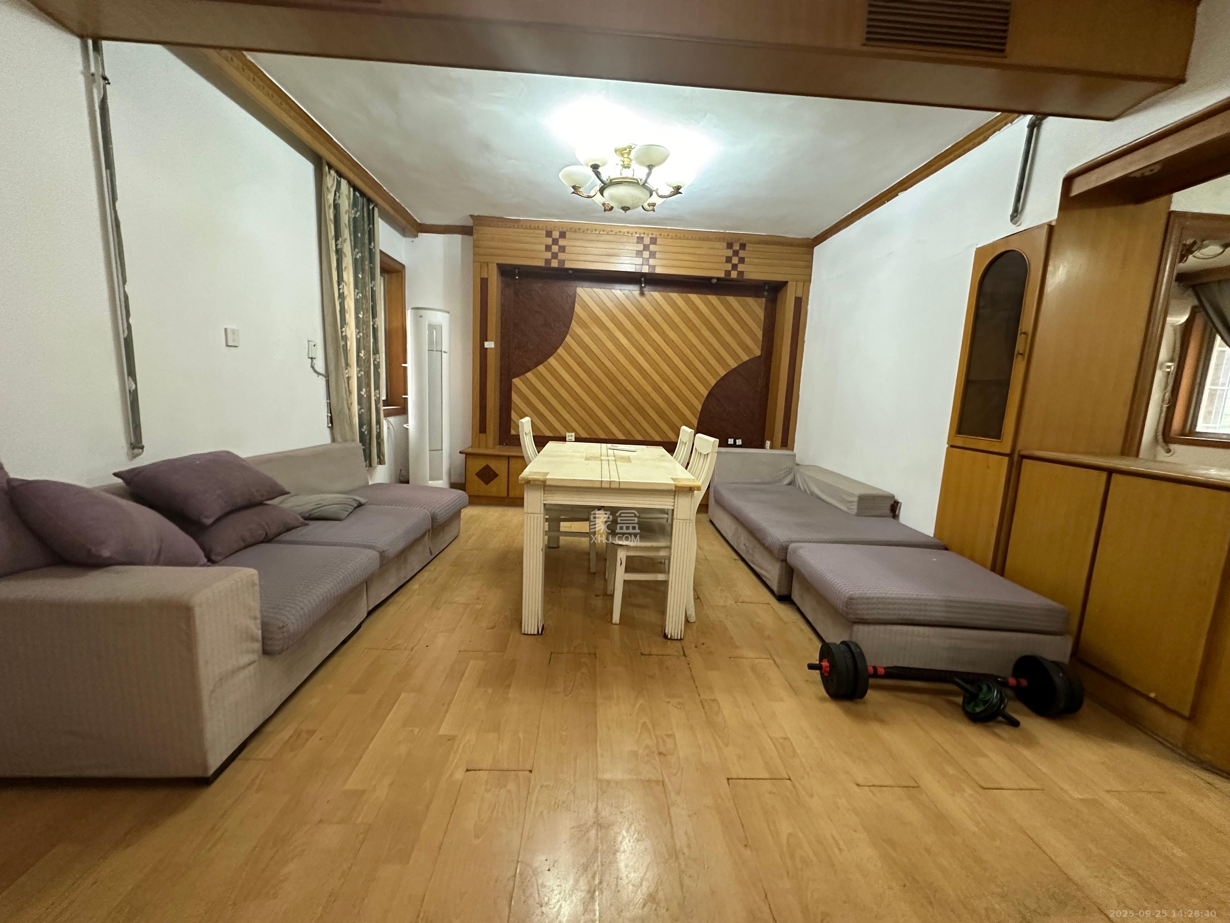 南沙公寓  3室2厅1卫    2300.0元/月