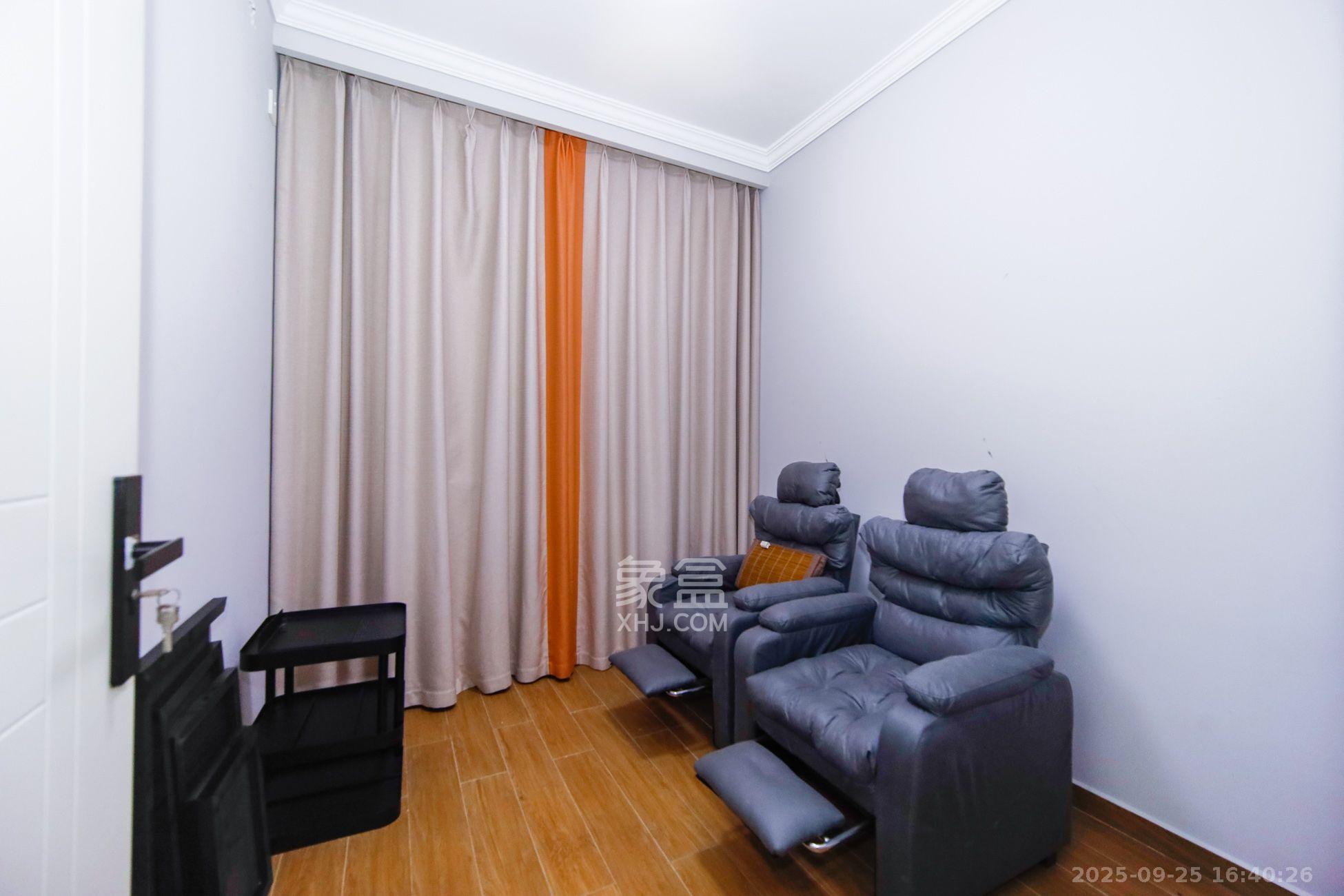 华润翡翠府 3室2厅2卫 3500.0元/月 华润翡翠府 3室2厅2卫 3500.0元/月室内图