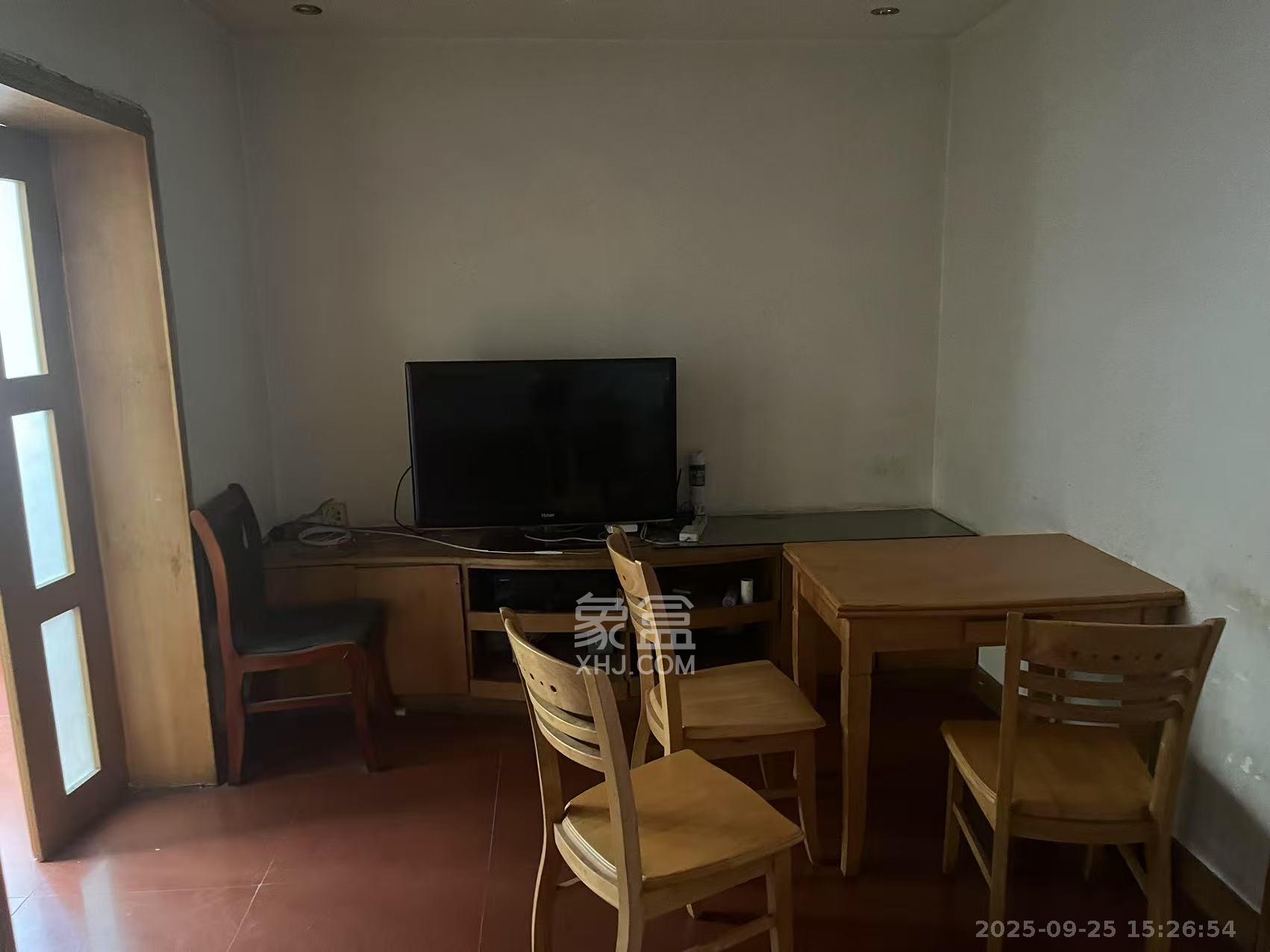 芙蓉区工商局宿舍(五里牌社区物业服务中心) 2室1厅1卫 1000.0元/月 芙蓉区工商局宿舍(五里牌社区物业服务中心) 2室1厅1卫 1000.0元/月室内图