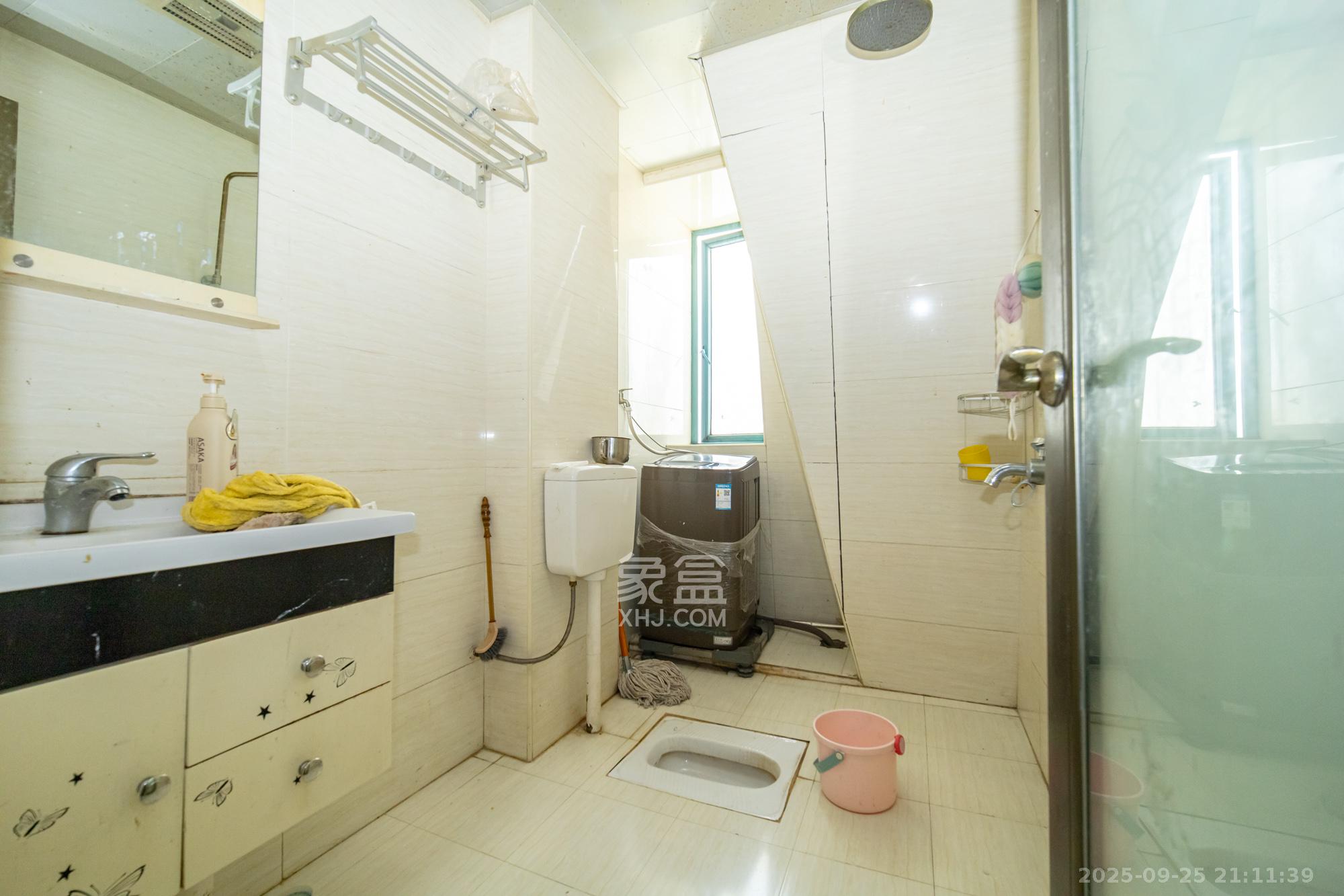 蝴蝶谷  2室1厅1卫    40.0万卫生间