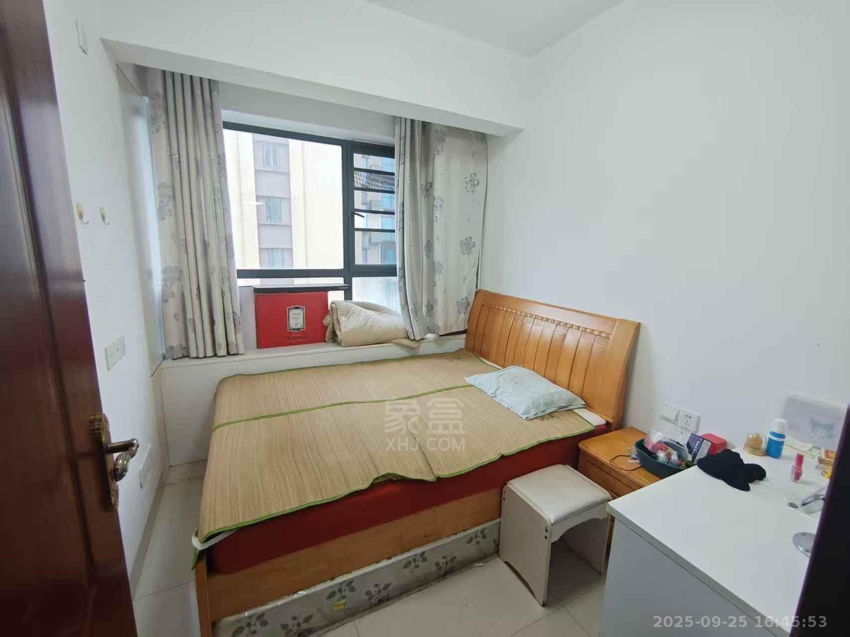 春藤小镇 3室2厅2卫 1600.0元/月 春藤小镇 3室2厅2卫 1600.0元/月室内图