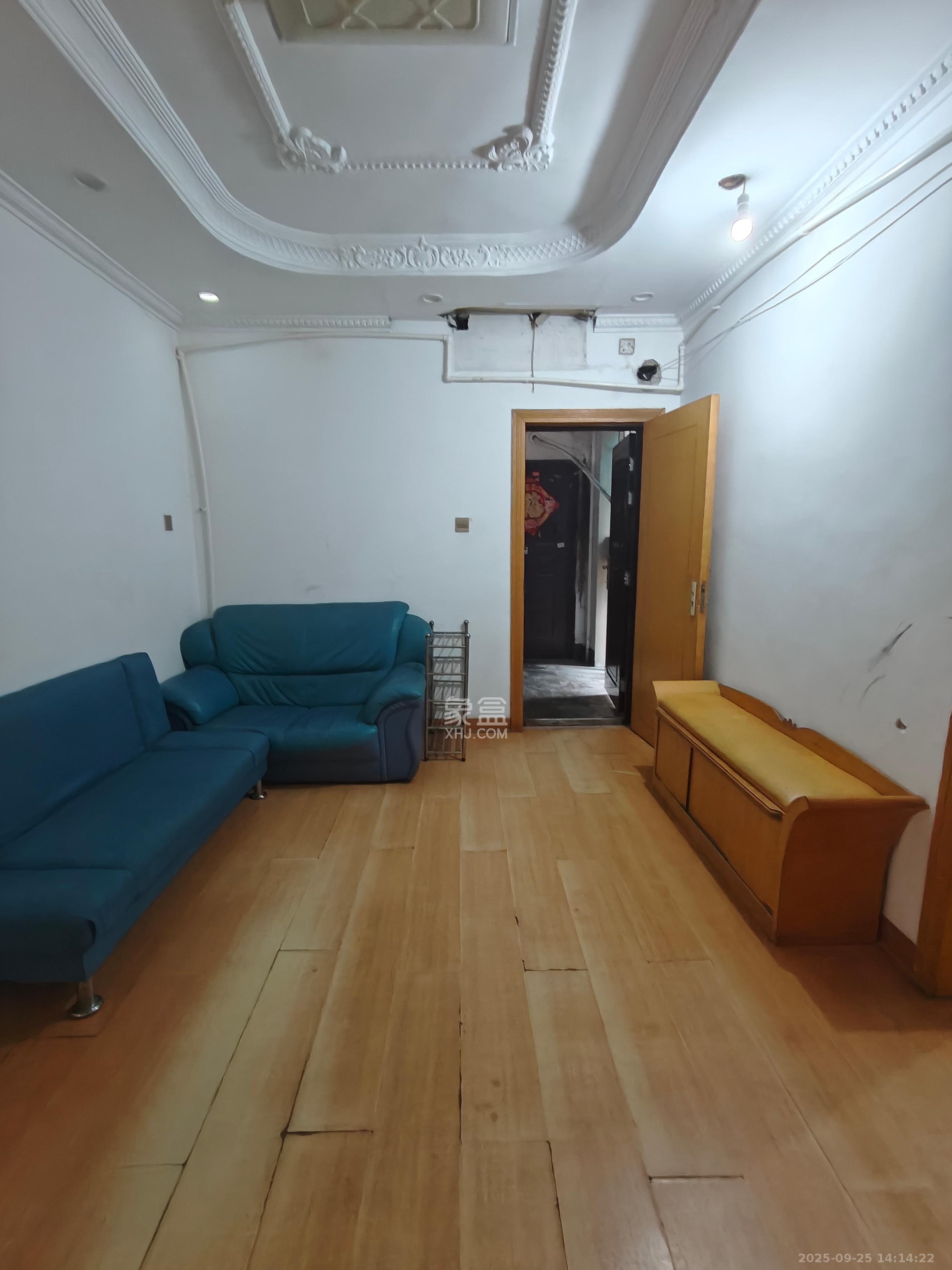 物资厅宿舍(五一大道) 3室1厅1卫 2500.0元/月 物资厅宿舍(五一大道) 3室1厅1卫 2500.0元/月室内图