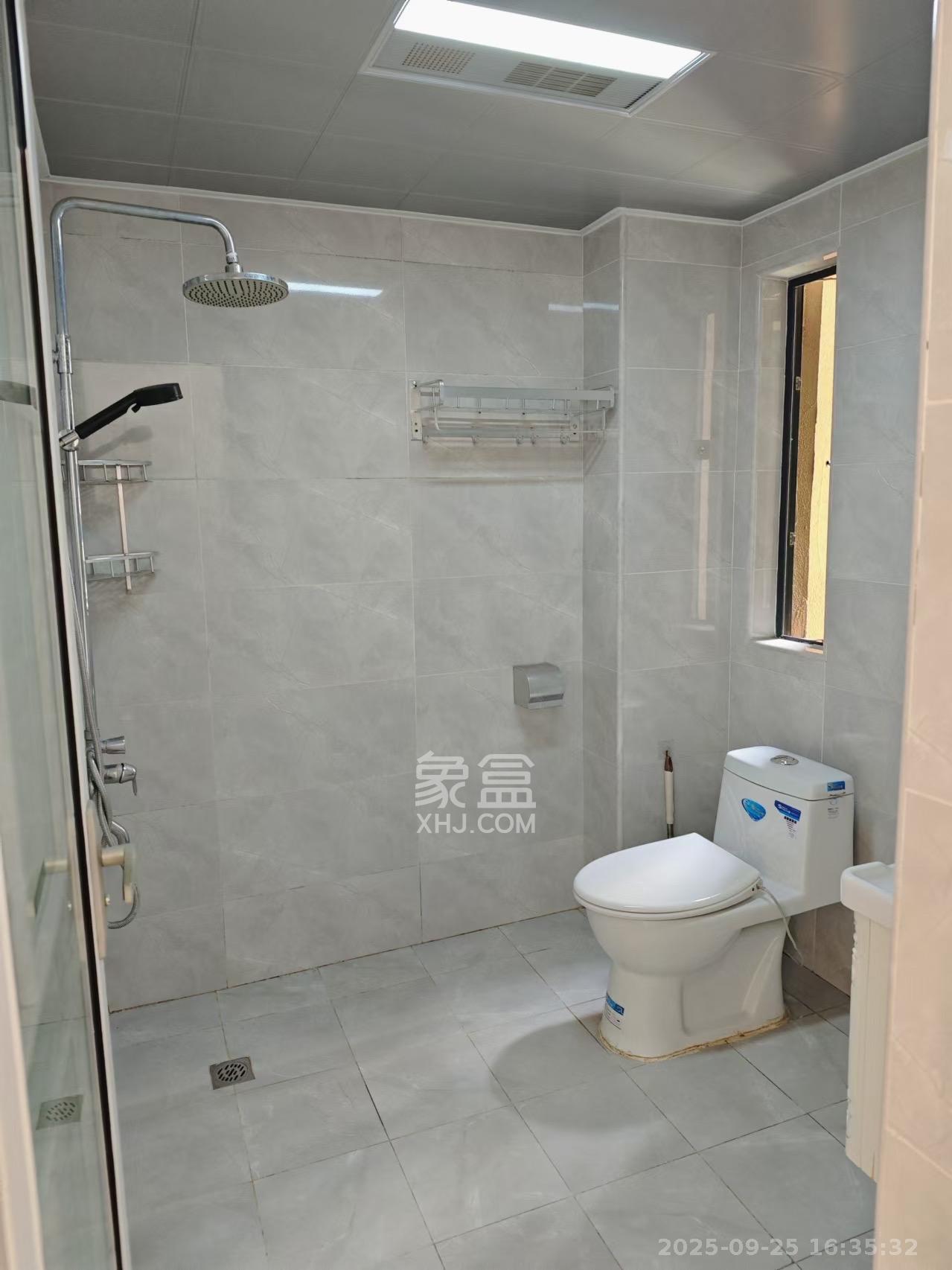 中建嘉和城 3室2厅2卫 2100.0元/月 中建嘉和城 3室2厅2卫 2100.0元/月室内图