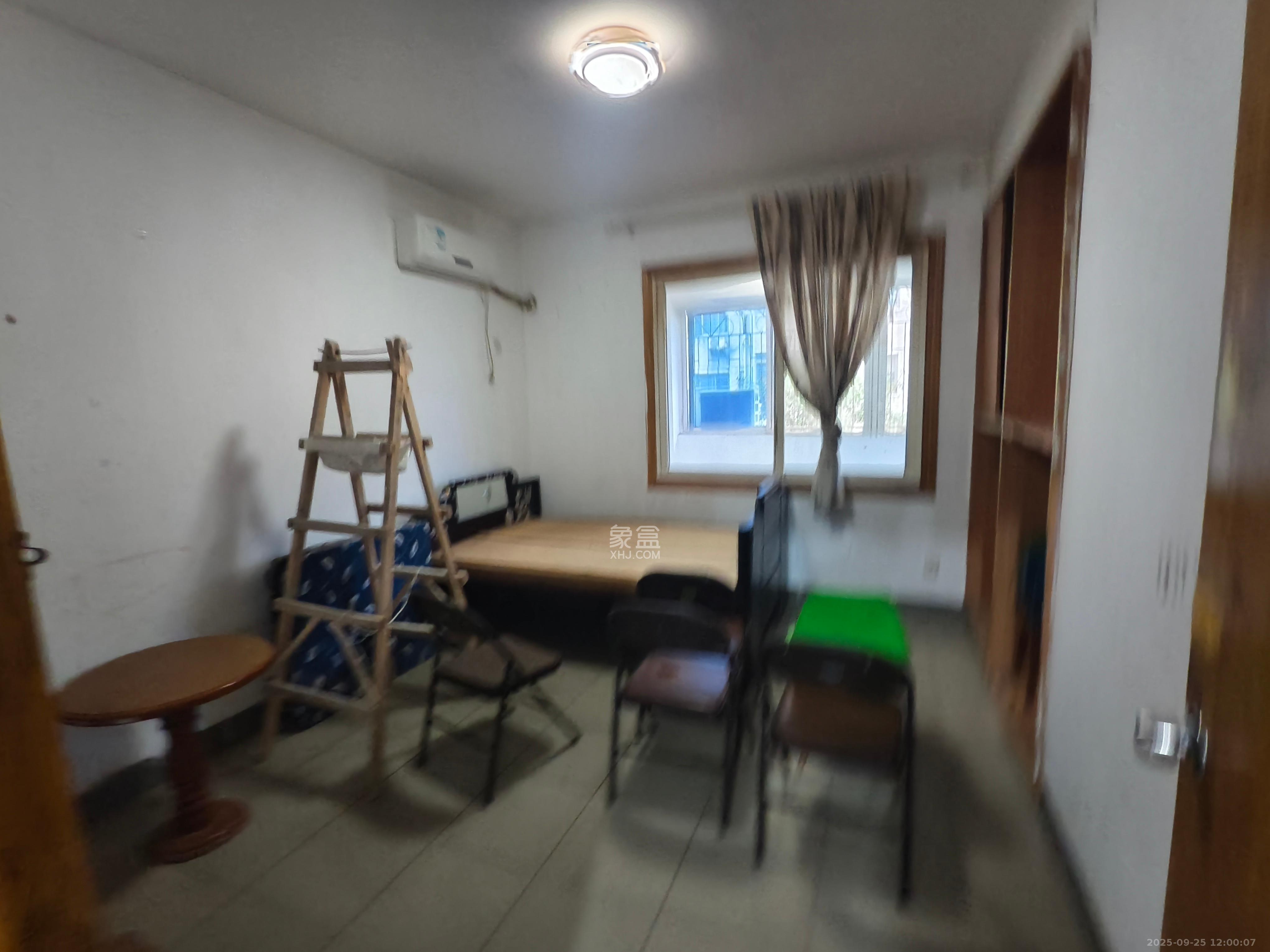 市政府小区（凤凰台巷66号）  3室2厅1卫   2200.00元/月室内图