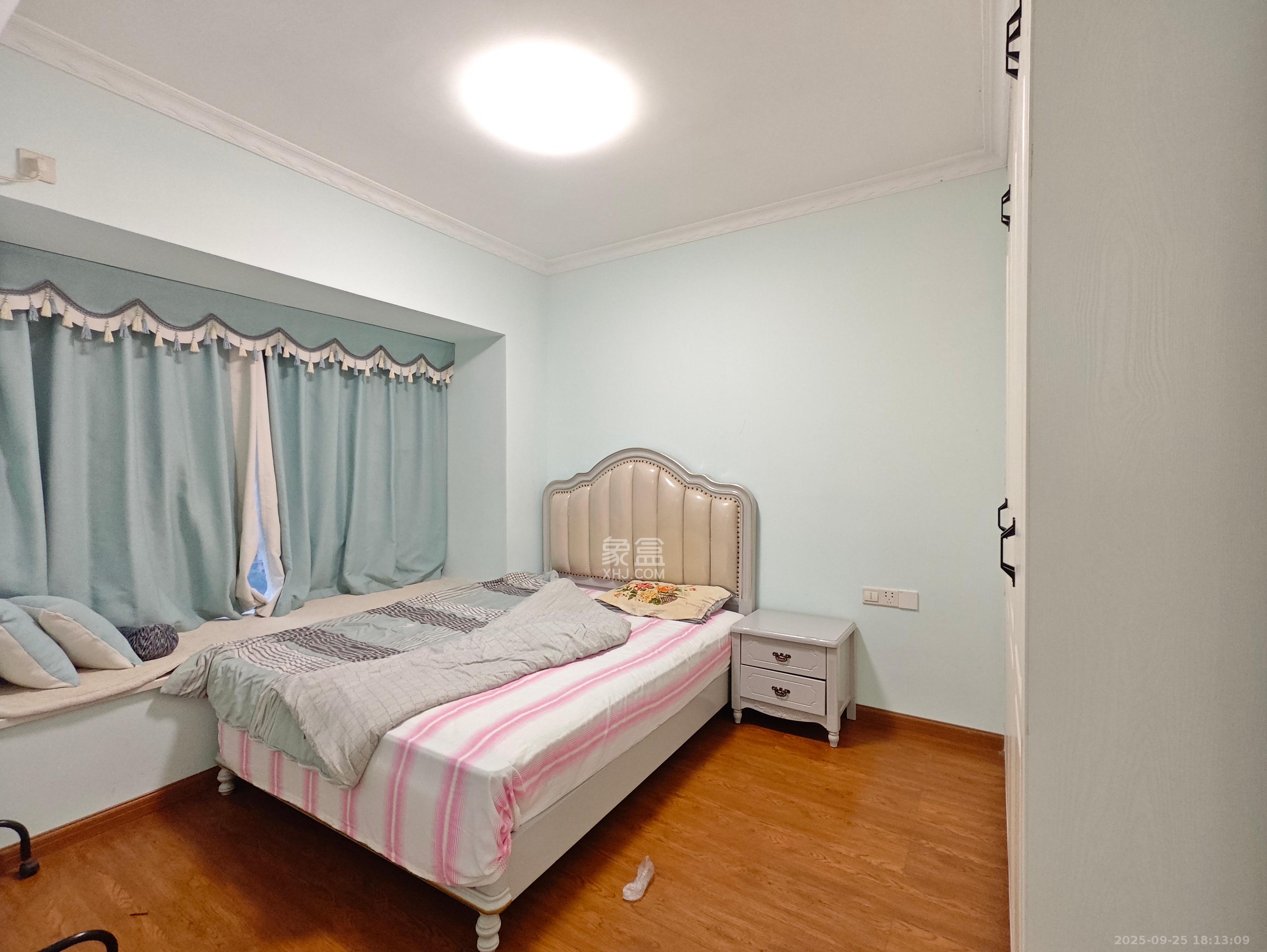 南山十里天池  3室2厅1卫    2100.0元/月室内图