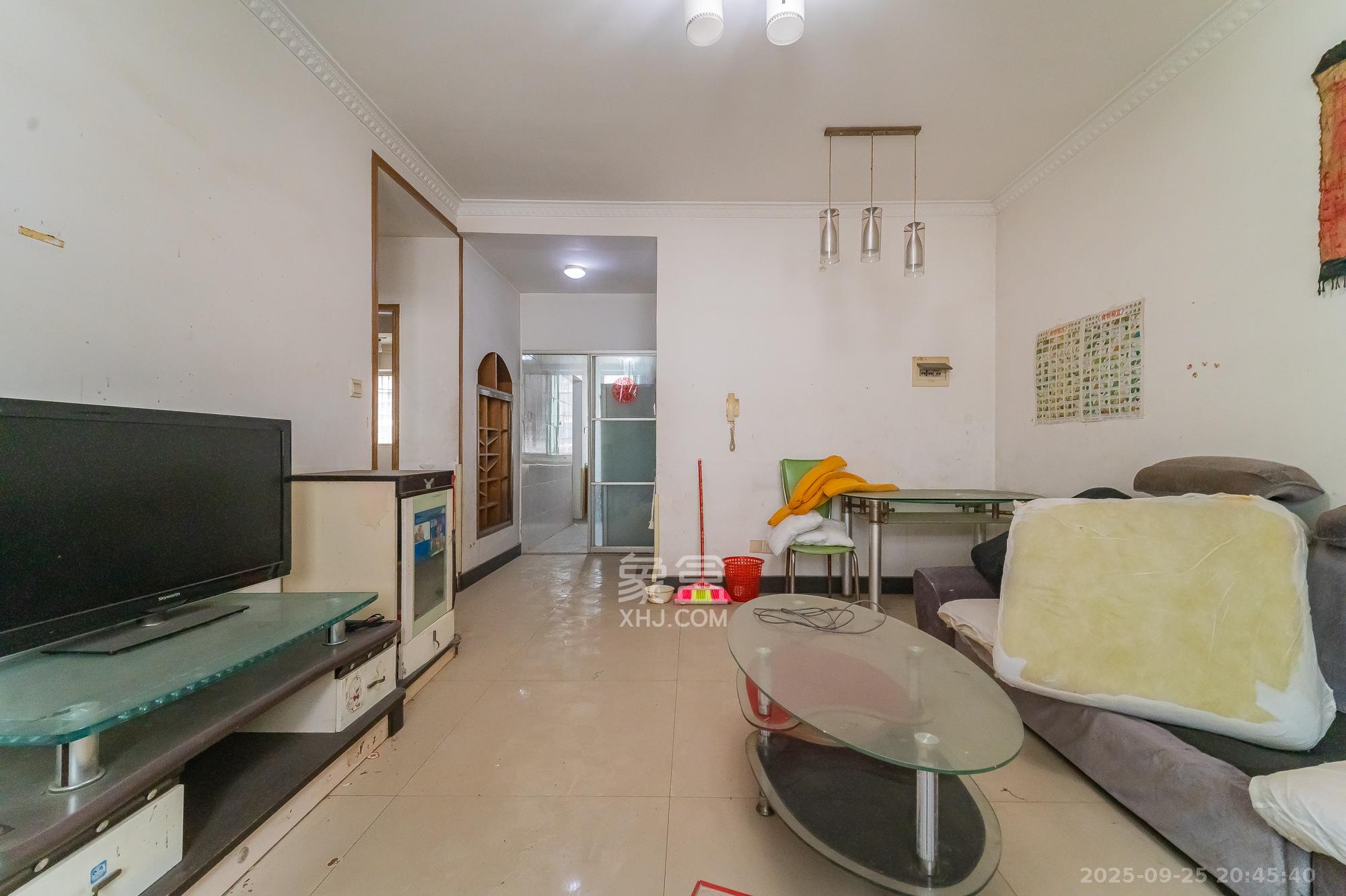 茶叶大市场“山水茗园”  2室2厅1卫    32.0万 茶叶大市场“山水茗园”  2室2厅1卫    32.0万客厅