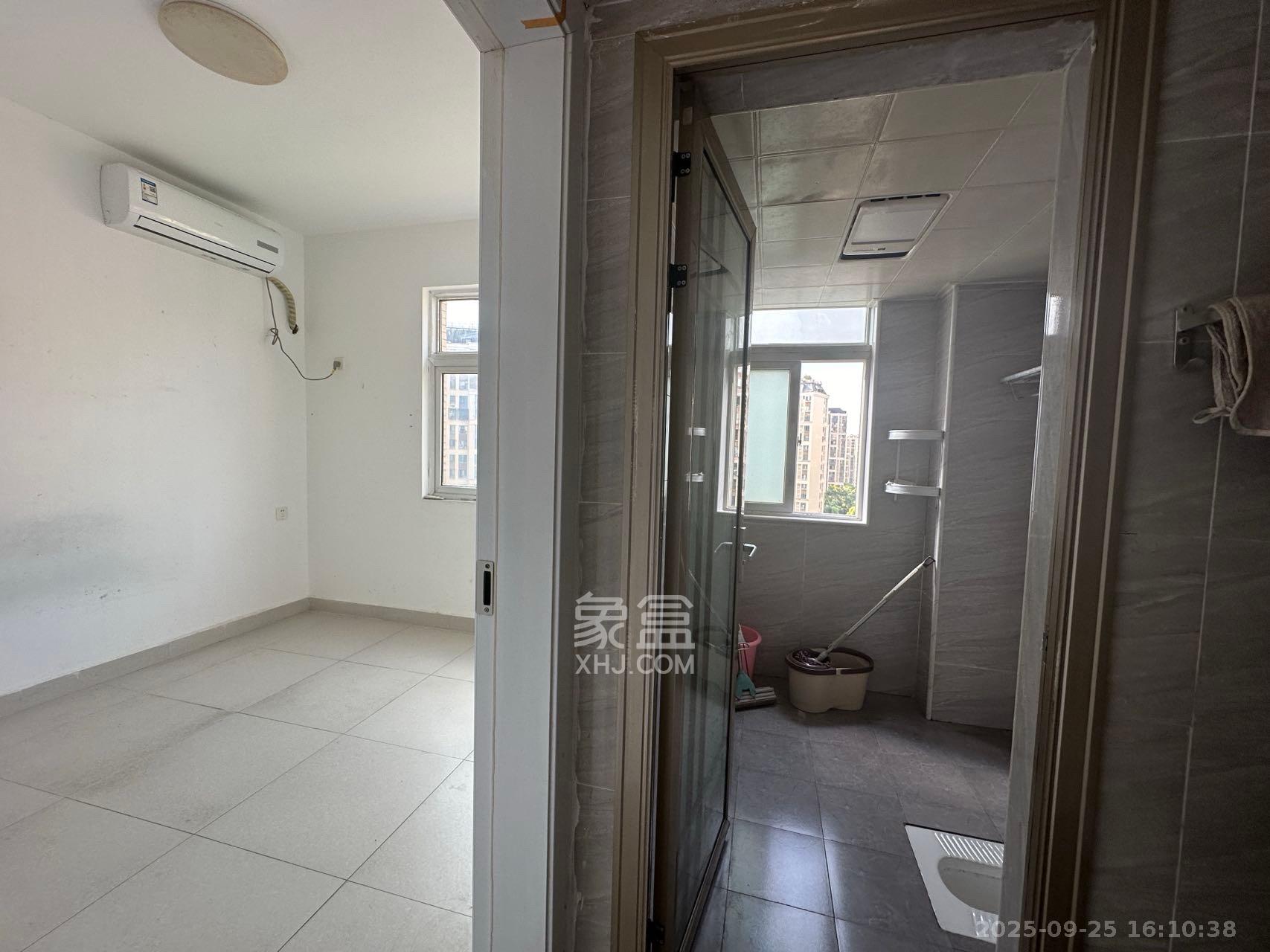 五矿紫湖香醍 4室2厅2卫 2200.0元/月 五矿紫湖香醍 4室2厅2卫 2200.0元/月室内图