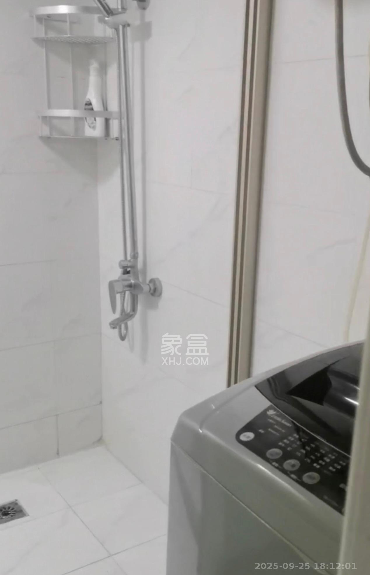 新世界广场  1室1厅1卫    1650.0元/月室内图