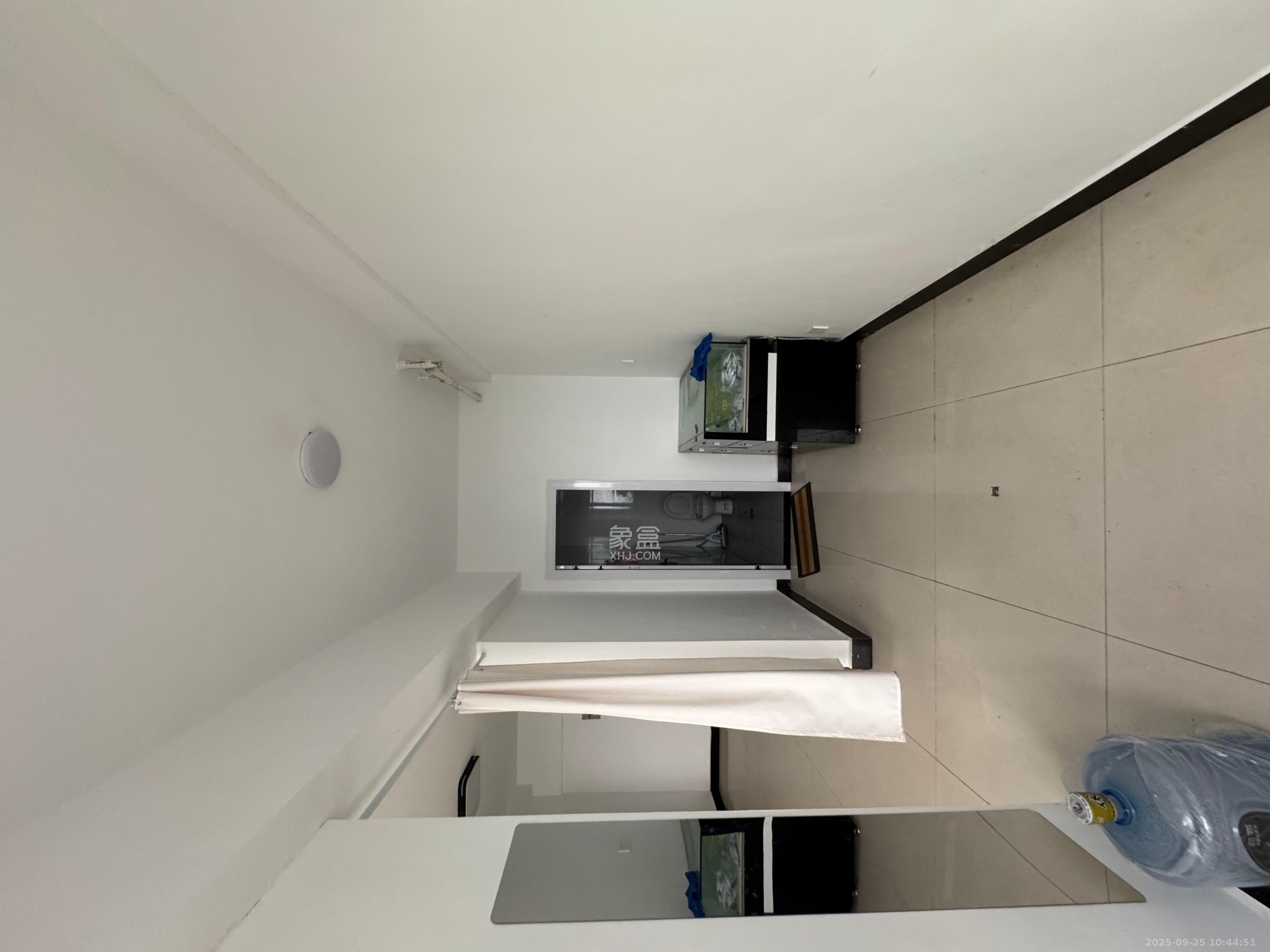 湘域中央  1室1厅1卫    1800.0元/月室内图