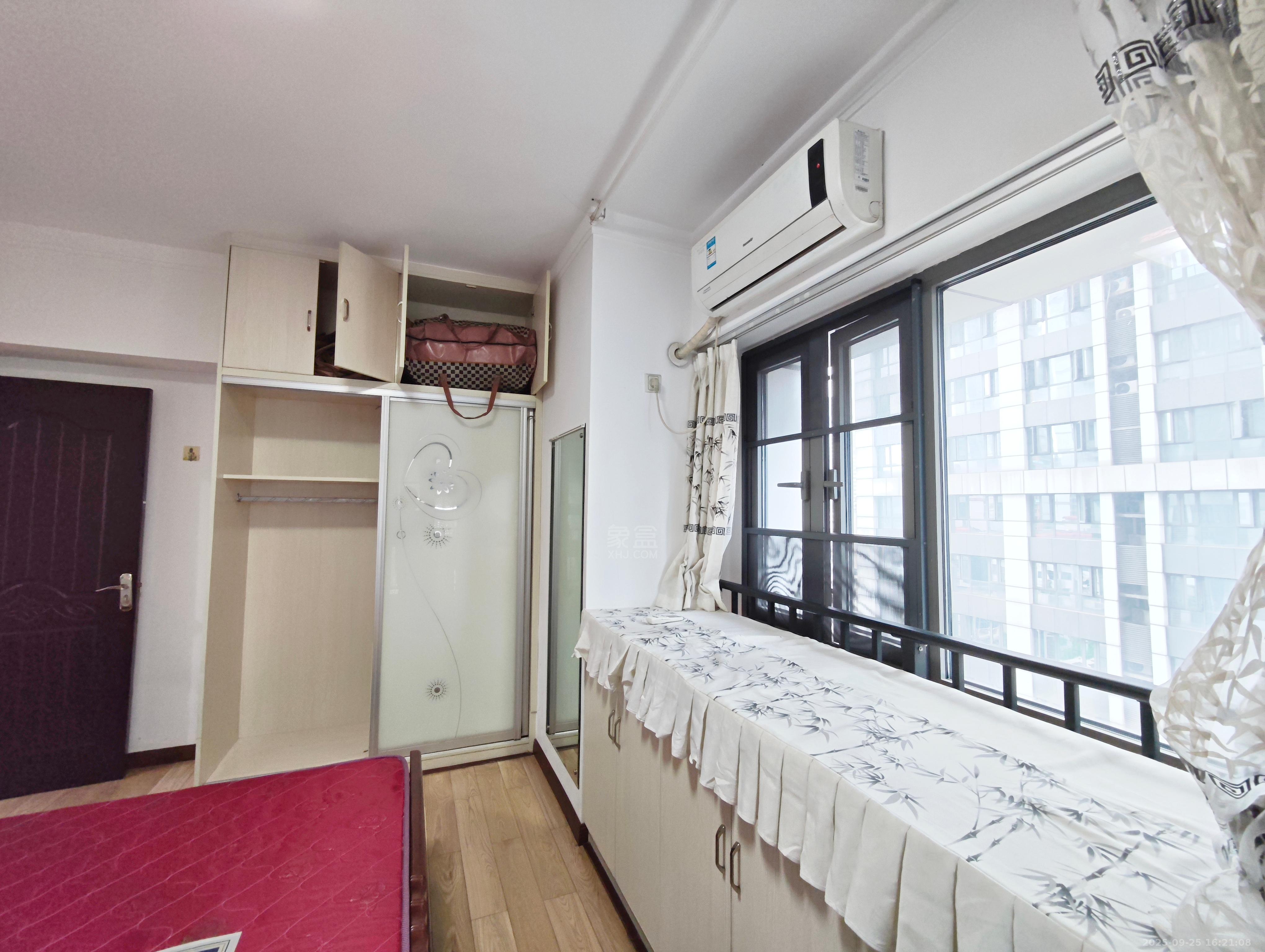 大汉希尔顿  2室2厅1卫    2000.0元/月 大汉希尔顿  2室2厅1卫    2000.0元/月室内图