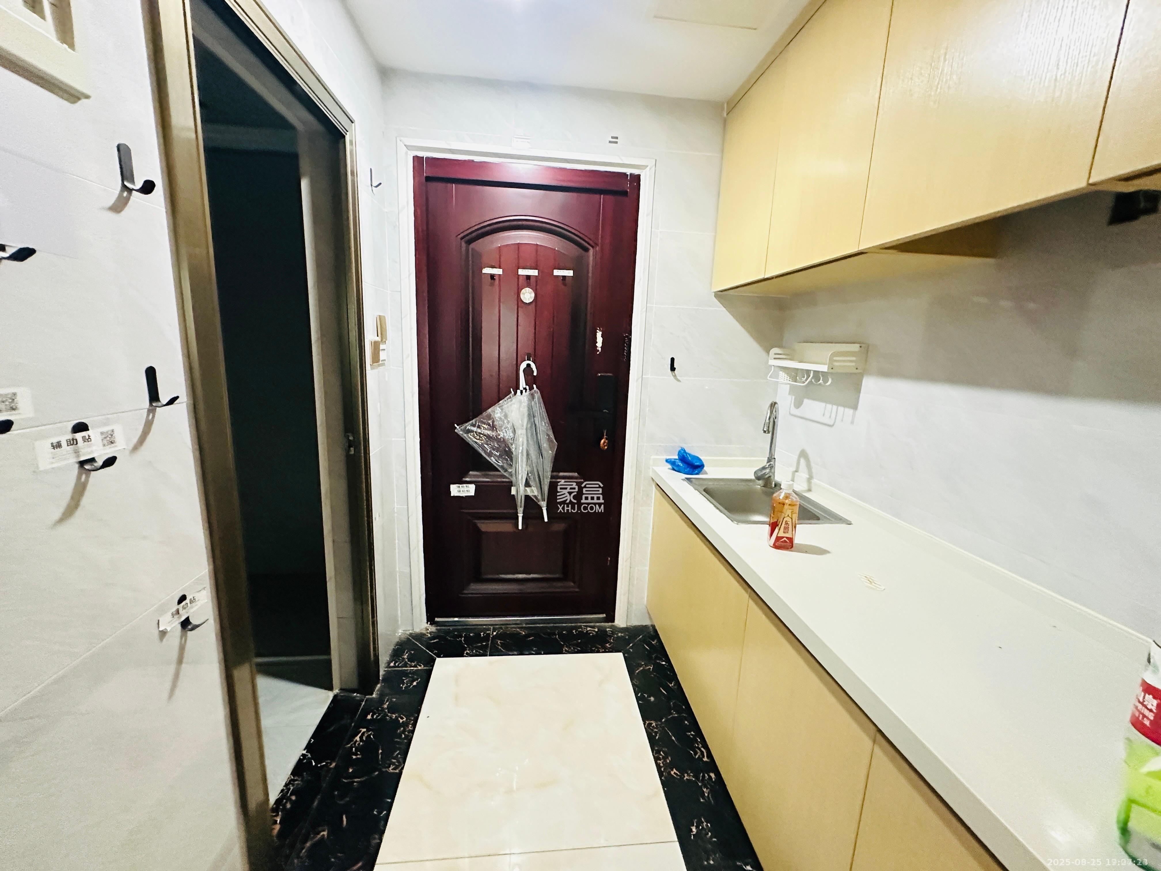 佳程C+公寓 1室1厅1卫 1700.0元/月 佳程C+公寓 1室1厅1卫 1700.0元/月室内图