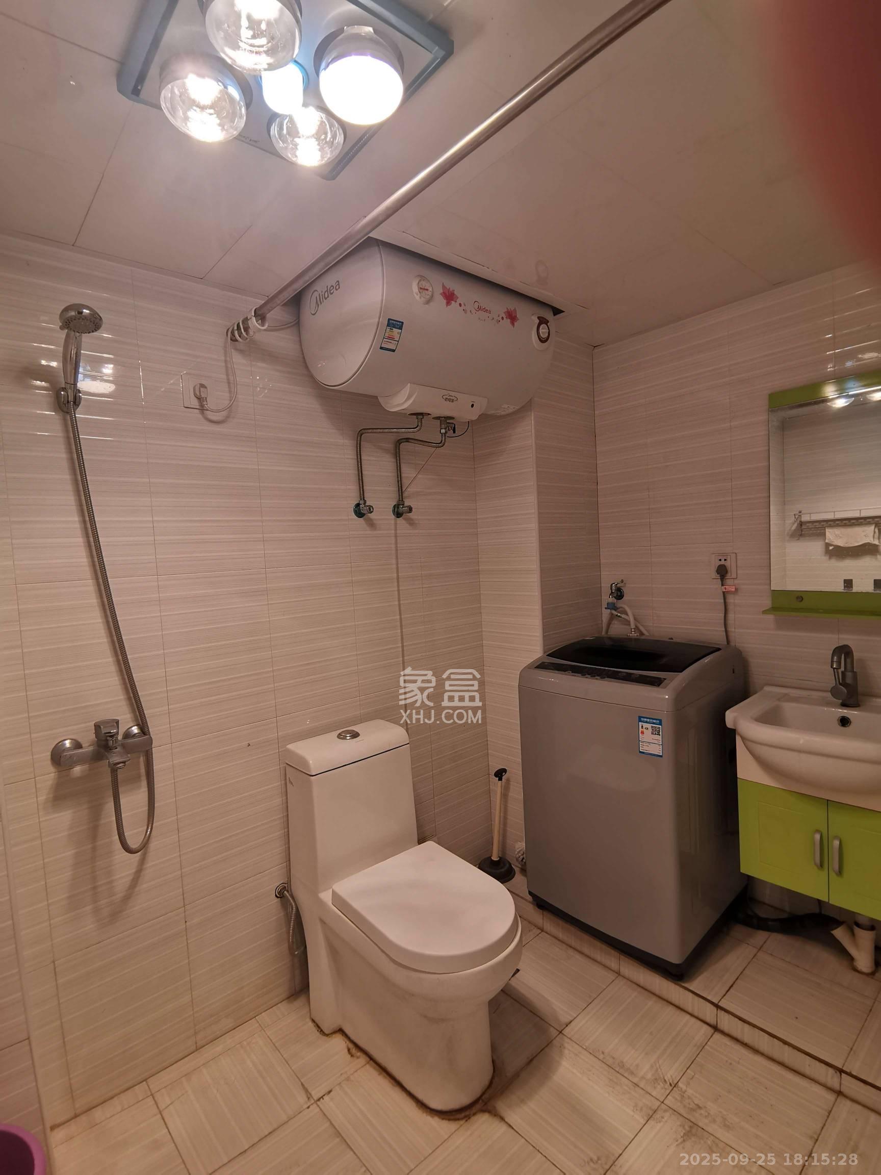 融圣国际 1室1厅1卫 1800.0元/月 融圣国际 1室1厅1卫 1800.0元/月室内图