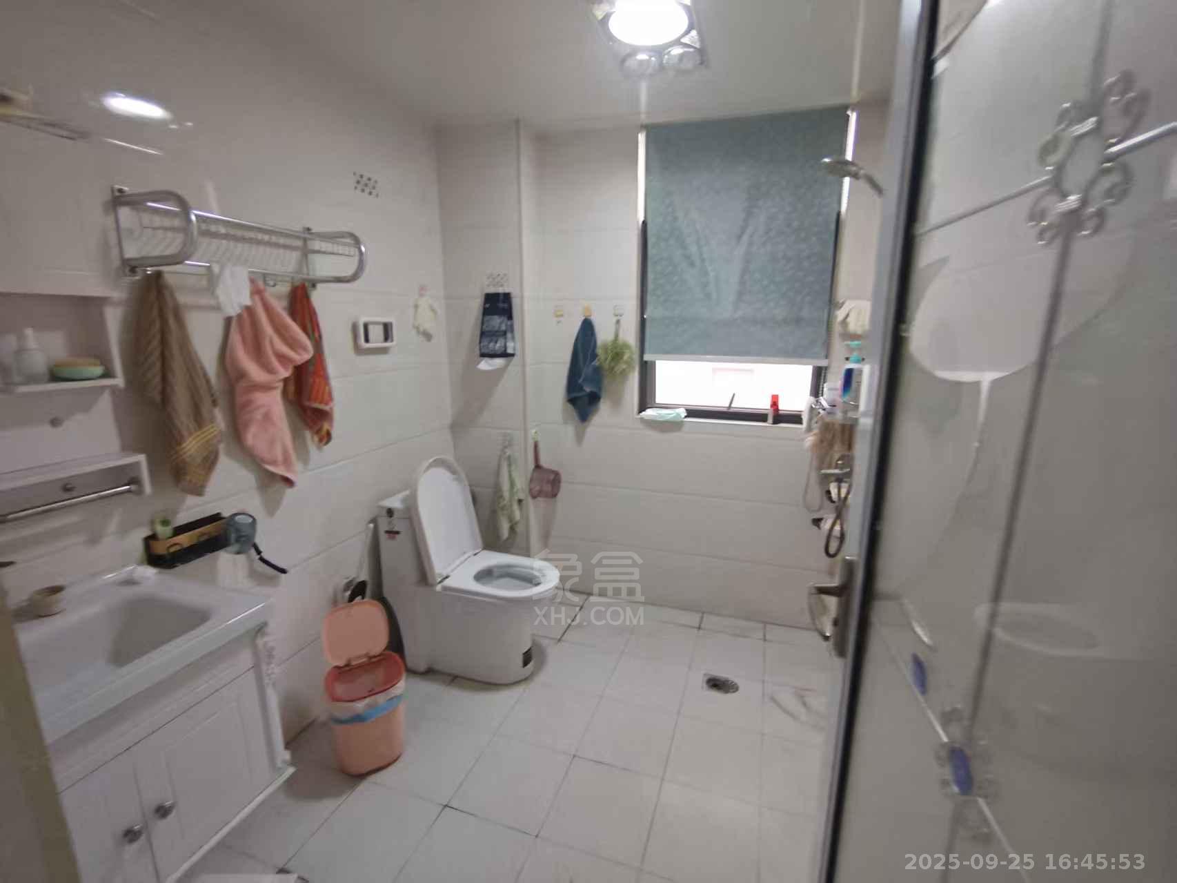 春藤小镇 3室2厅2卫 1600.0元/月 春藤小镇 3室2厅2卫 1600.0元/月室内图