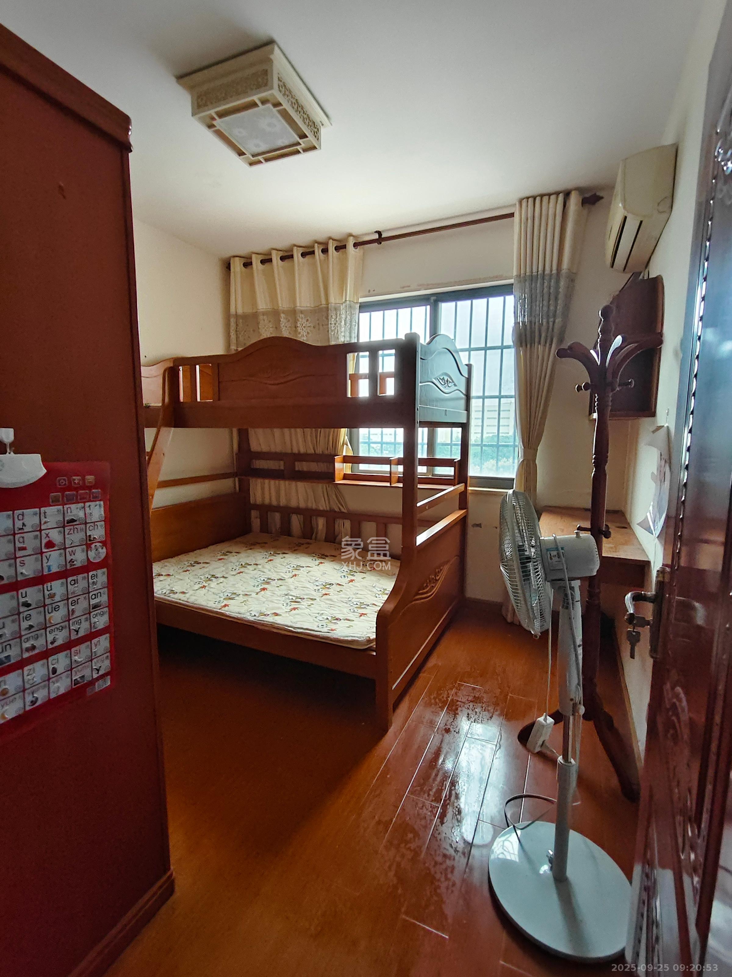 山水嘉园 3室2厅1卫 1780.0元/月 山水嘉园 3室2厅1卫 1780.0元/月室内图