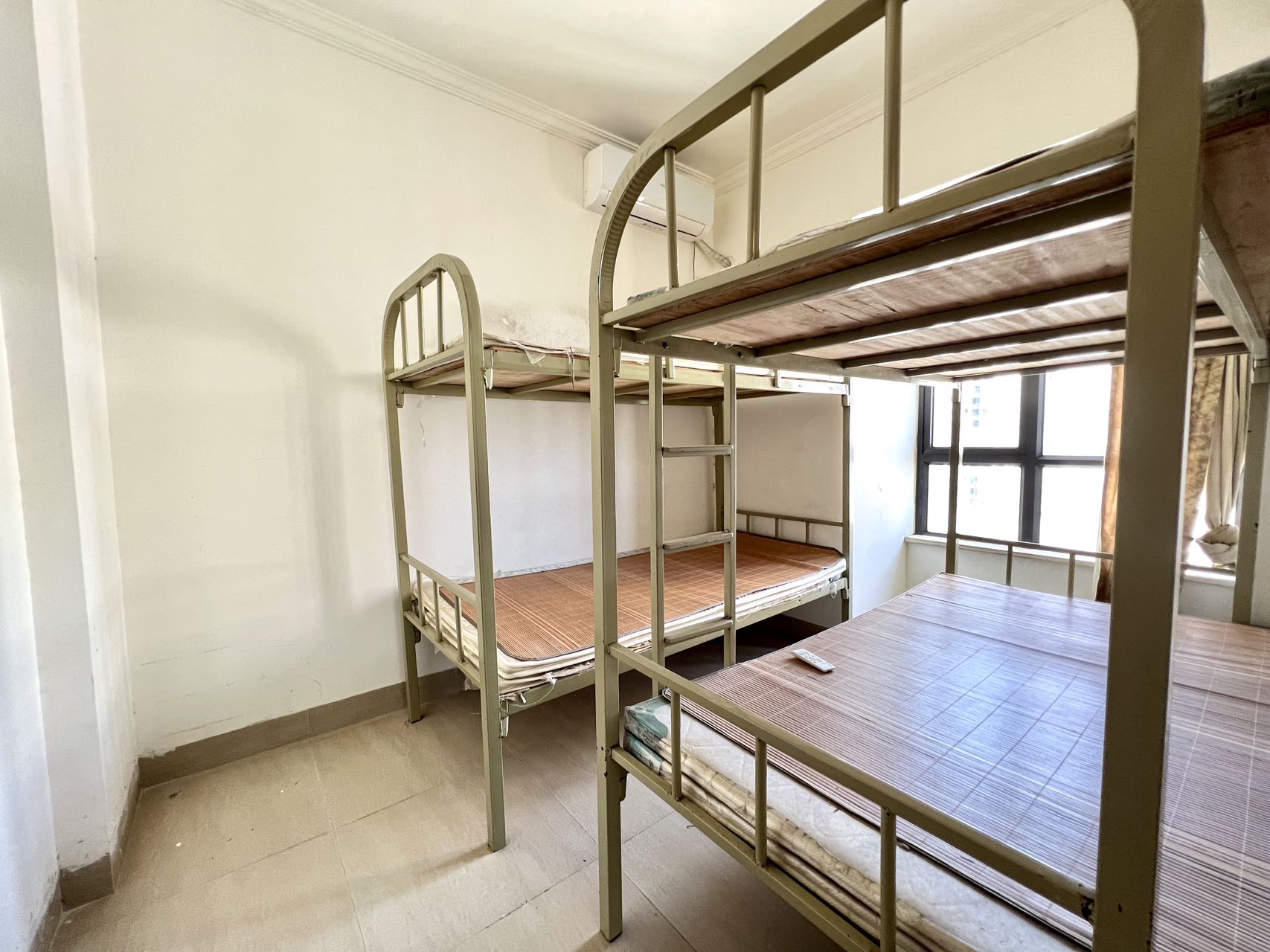 阳光三号苑 2室2厅1卫 109.0万 阳光三号苑 2室2厅1卫 109.0万客厅