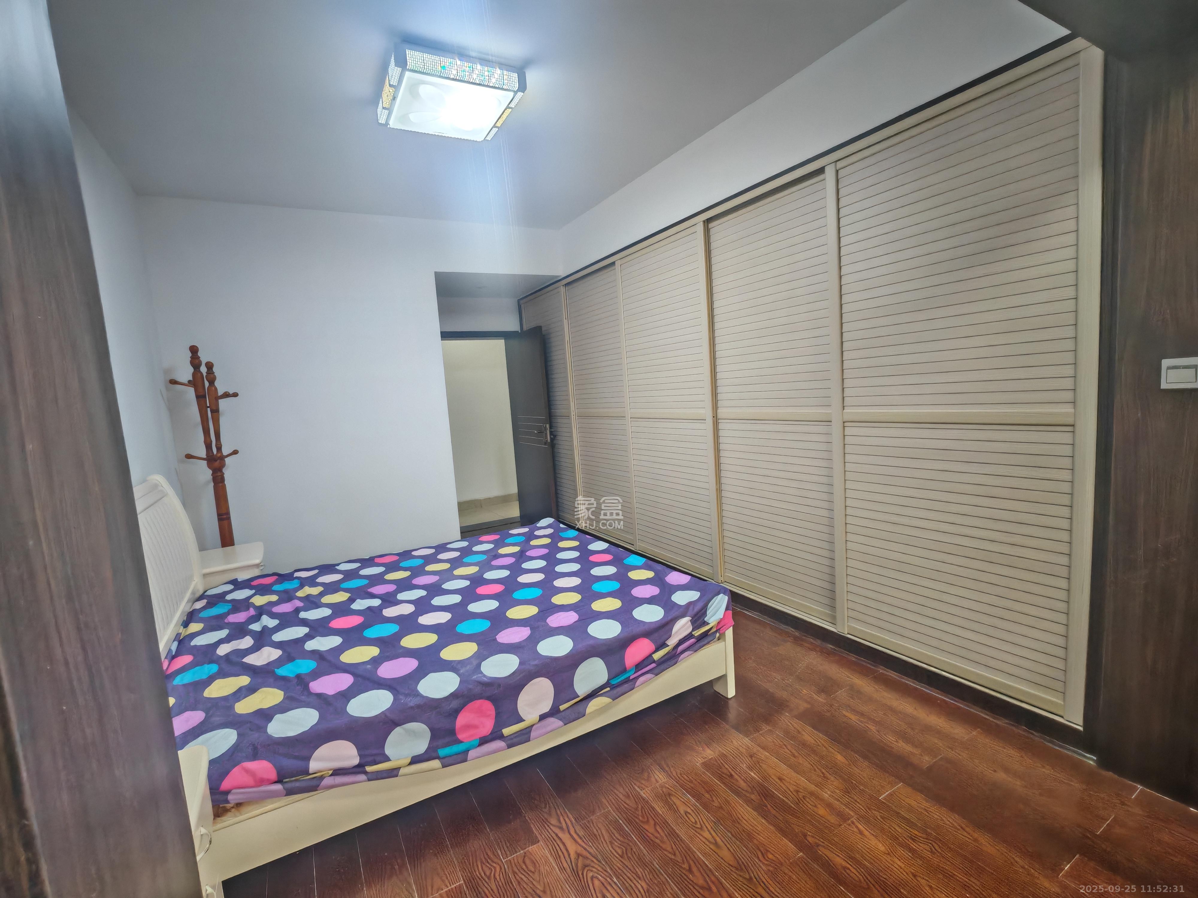 湖南省特种设备检验检测院宿舍楼  3室2厅1卫    2400.0元/月 湖南省特种设备检验检测院宿舍楼  3室2厅1卫    2400.0元/月室内图