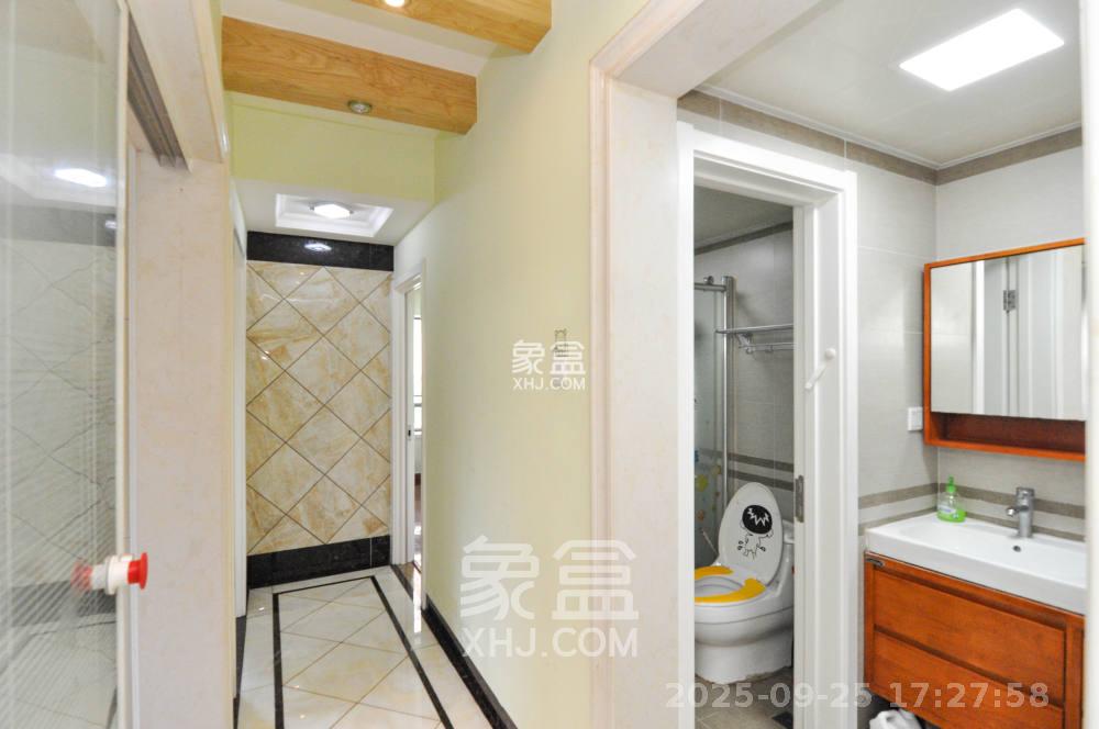 中海梅溪湖壹号  3室1厅1卫   2500.00元/月室内图
