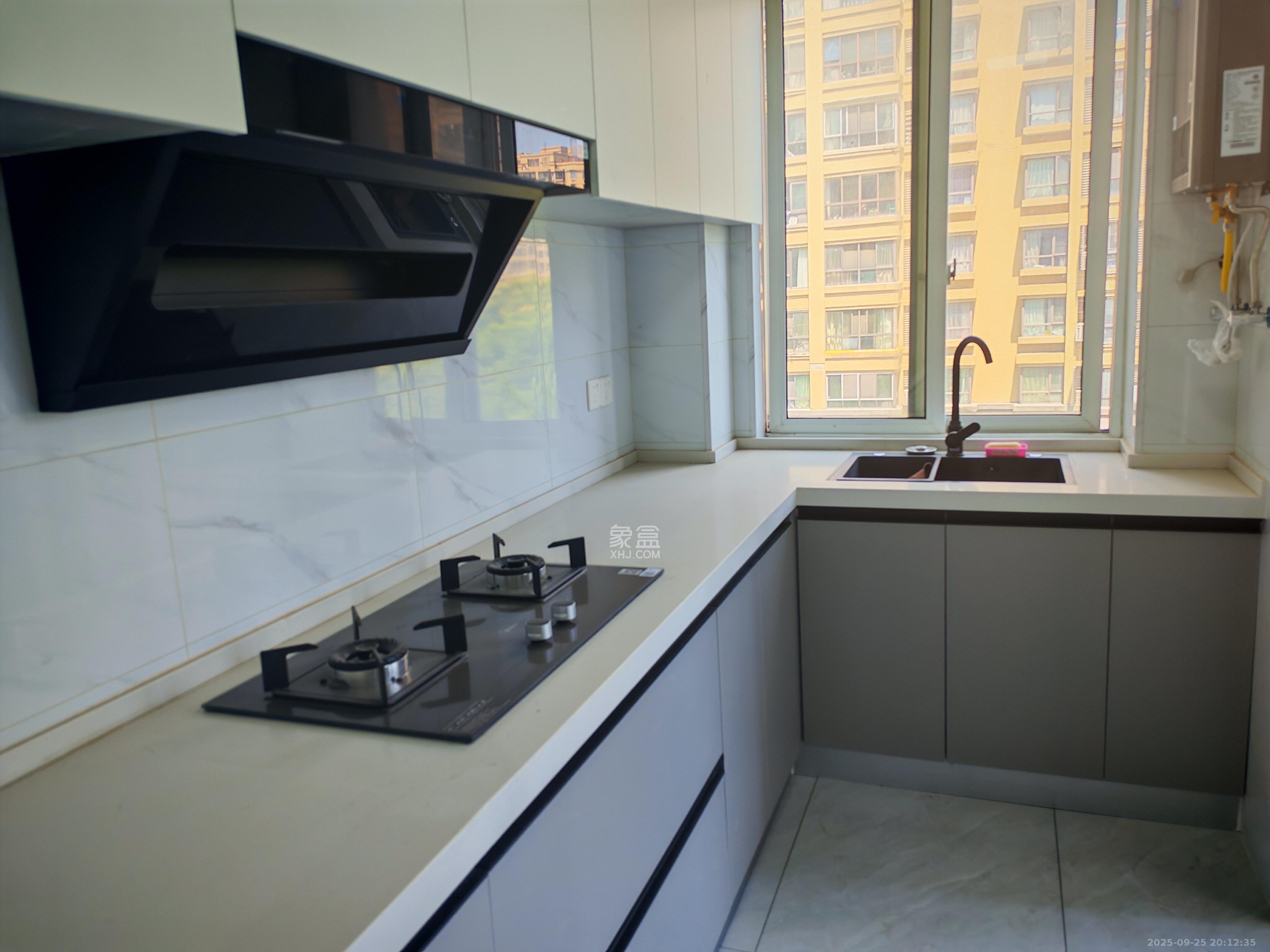 山语城一期 3室2厅2卫 2800.0元/月 山语城一期 3室2厅2卫 2800.0元/月室内图