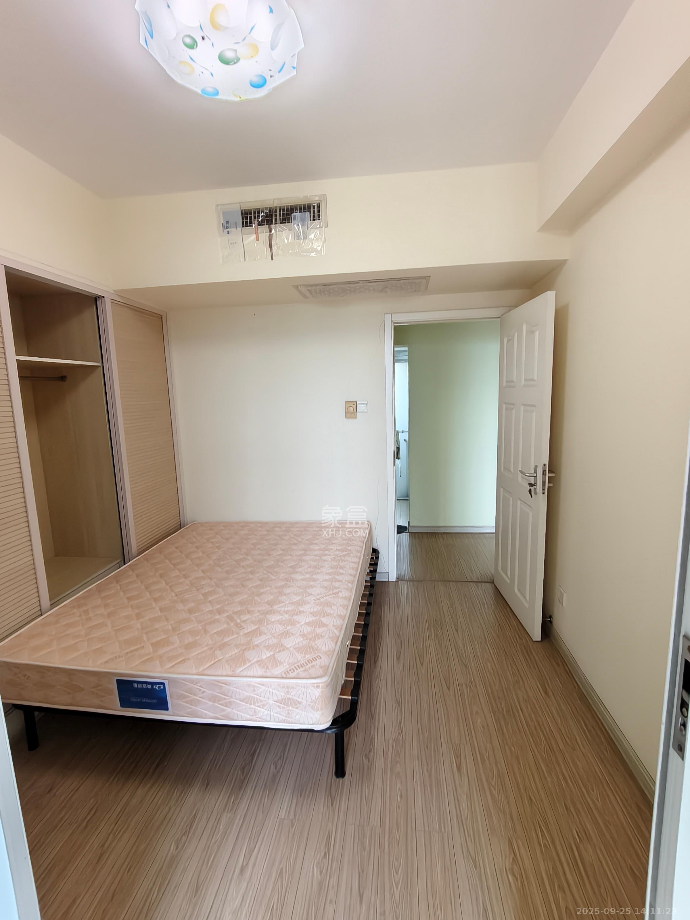 金色比华利 3室2厅2卫 2300.0元/月 金色比华利 3室2厅2卫 2300.0元/月室内图