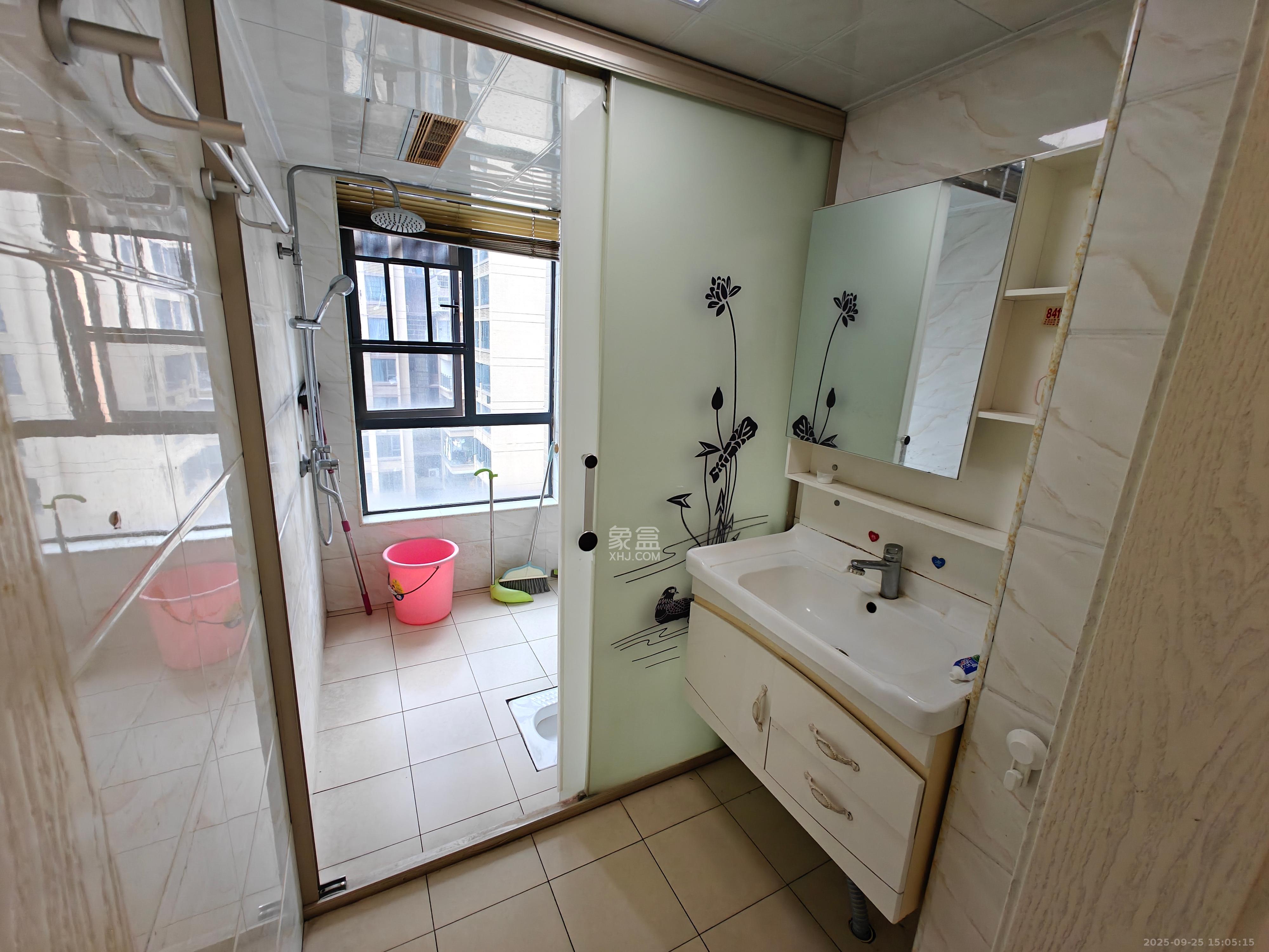 方略城市广场 3室2厅2卫 2000.0元/月 方略城市广场 3室2厅2卫 2000.0元/月室内图