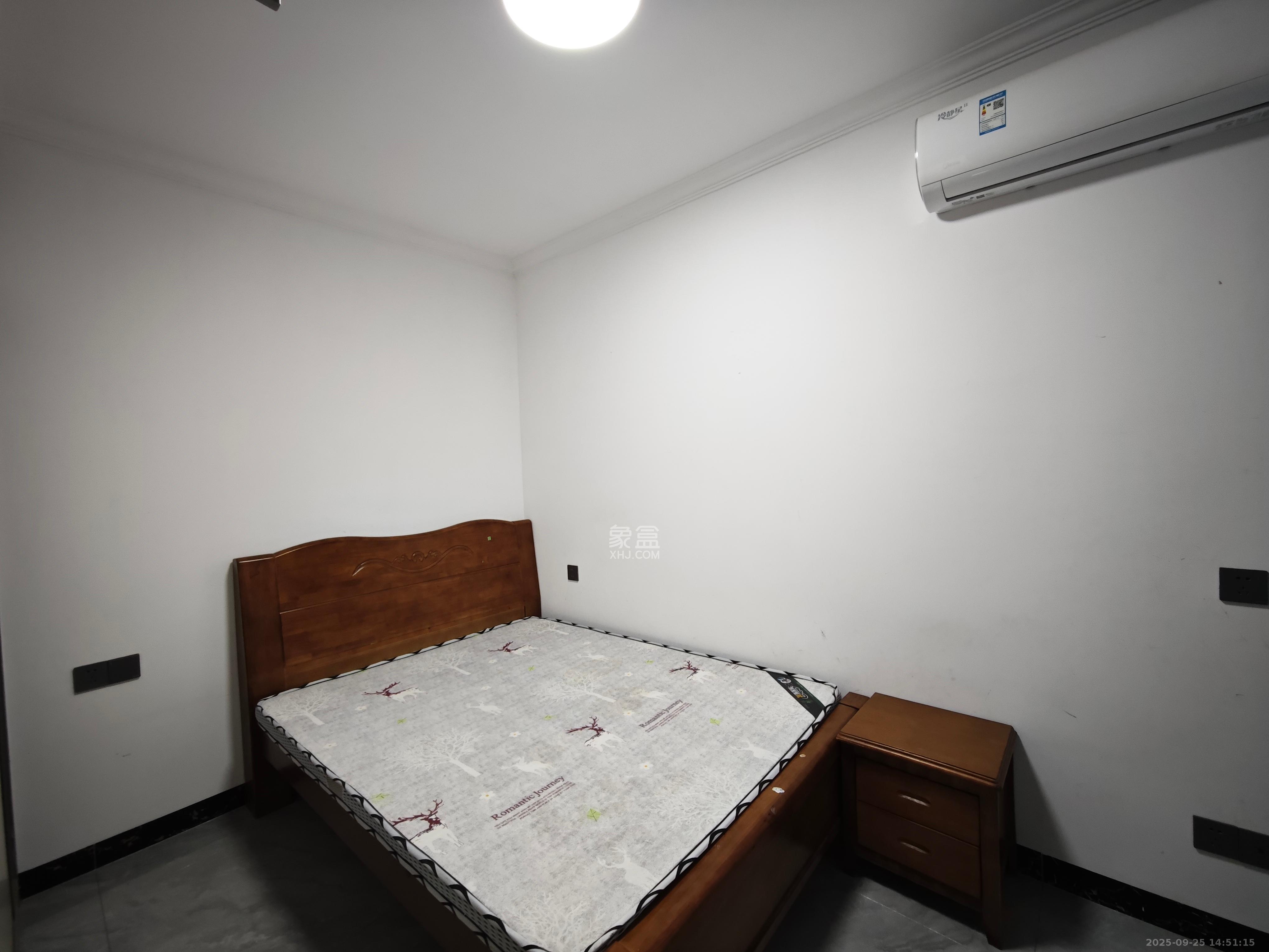 山水新城  2室2厅1卫   2000.00元/月室内图