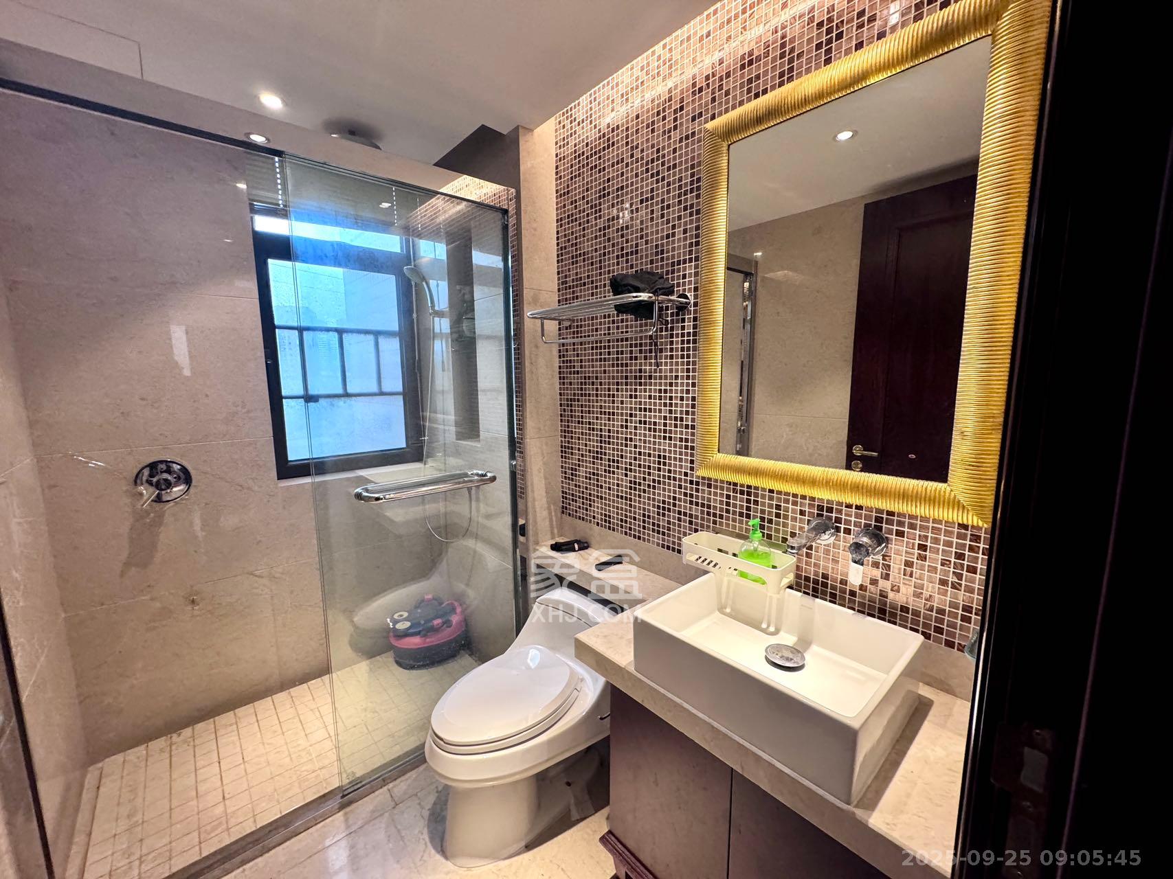 运达中央广场一、二期 3室2厅2卫 7000.0元/月 运达中央广场一、二期 3室2厅2卫 7000.0元/月室内图