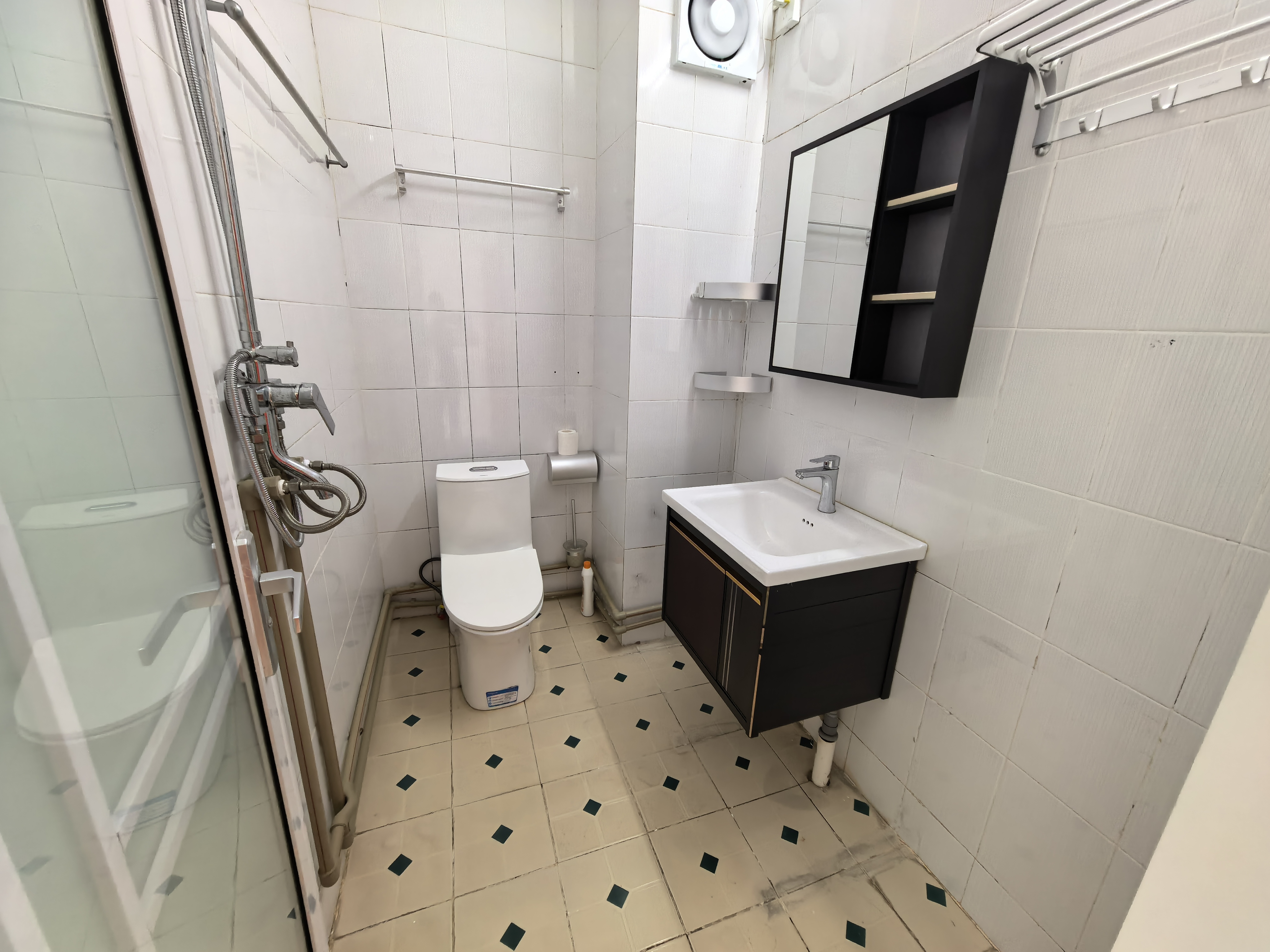 省检察院宿舍南苑 3室2厅2卫 2800.0元/月 省检察院宿舍南苑 3室2厅2卫 2800.0元/月室内图