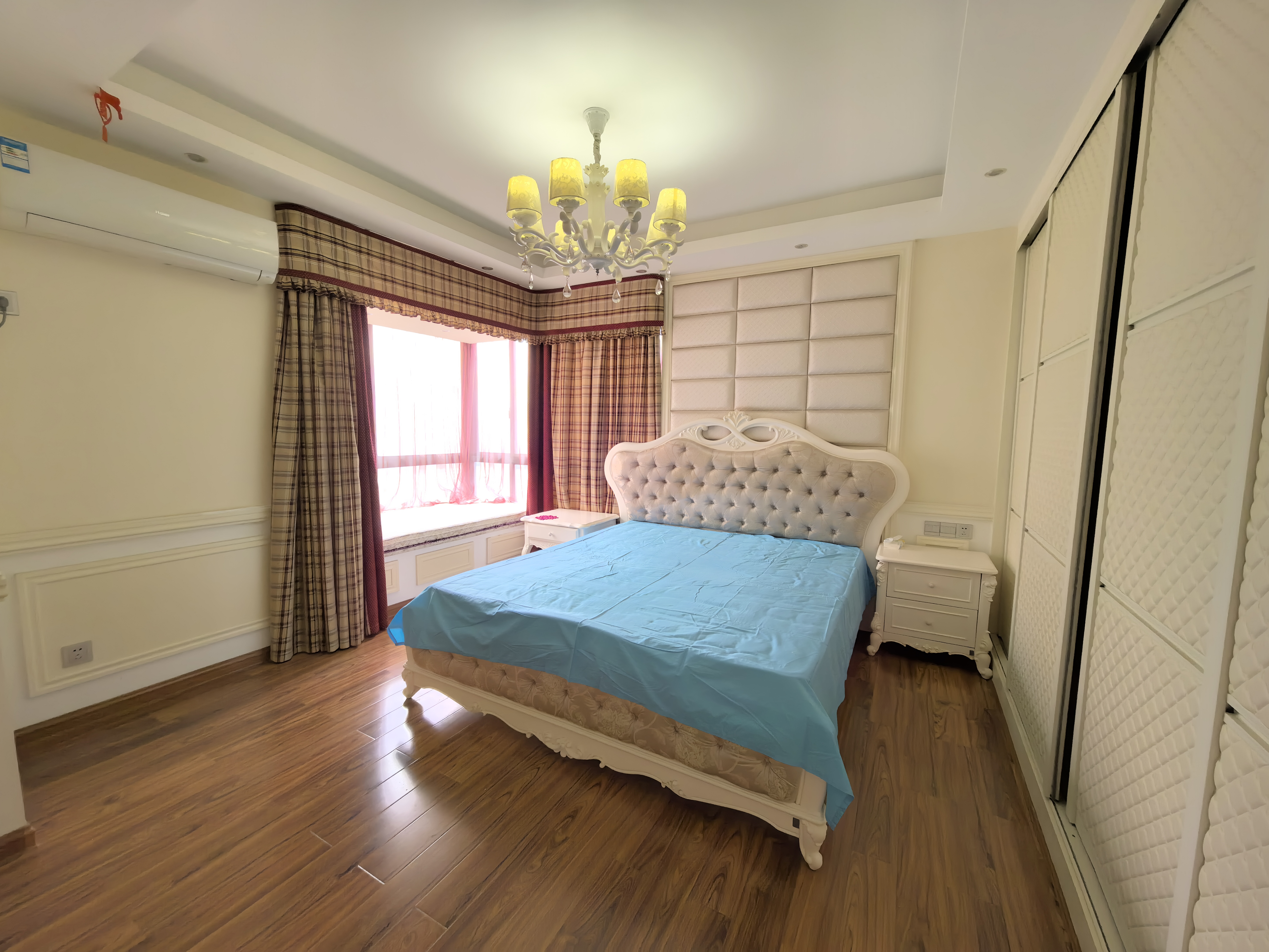 梓山湖领御  1室1厅1卫    42.8万客厅